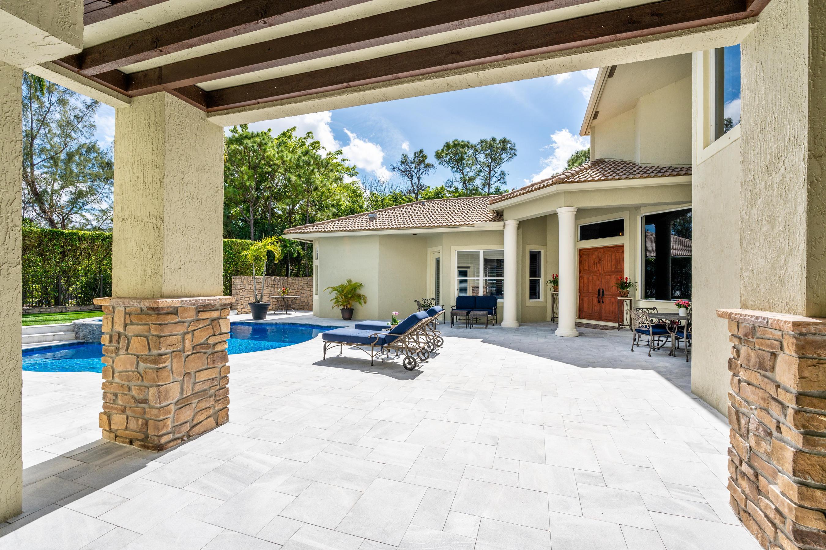 8948 Pinebrook Court