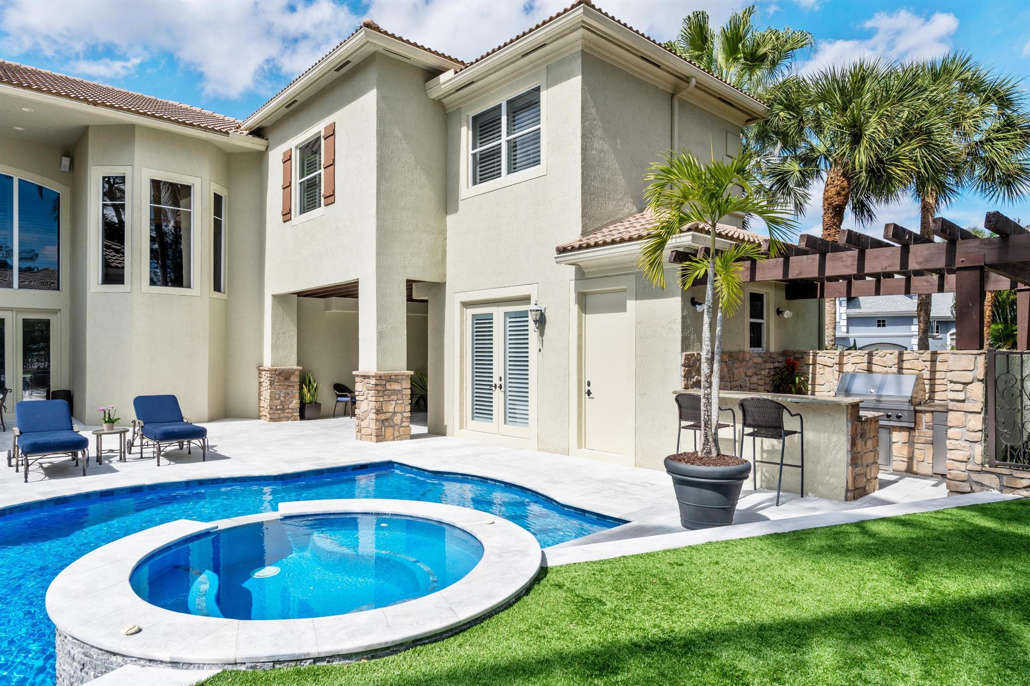 8948 Pinebrook Court