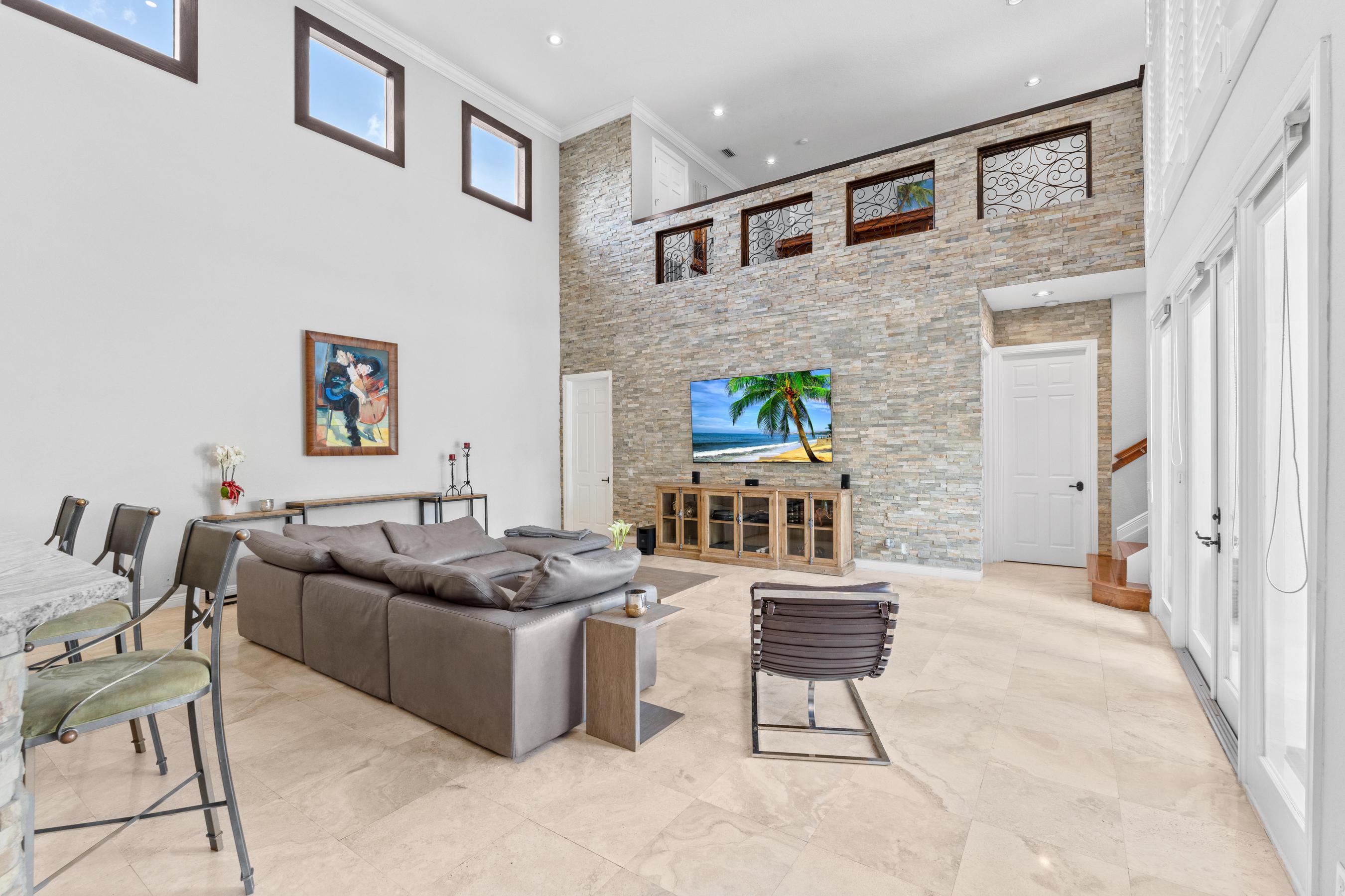 8948 Pinebrook Court