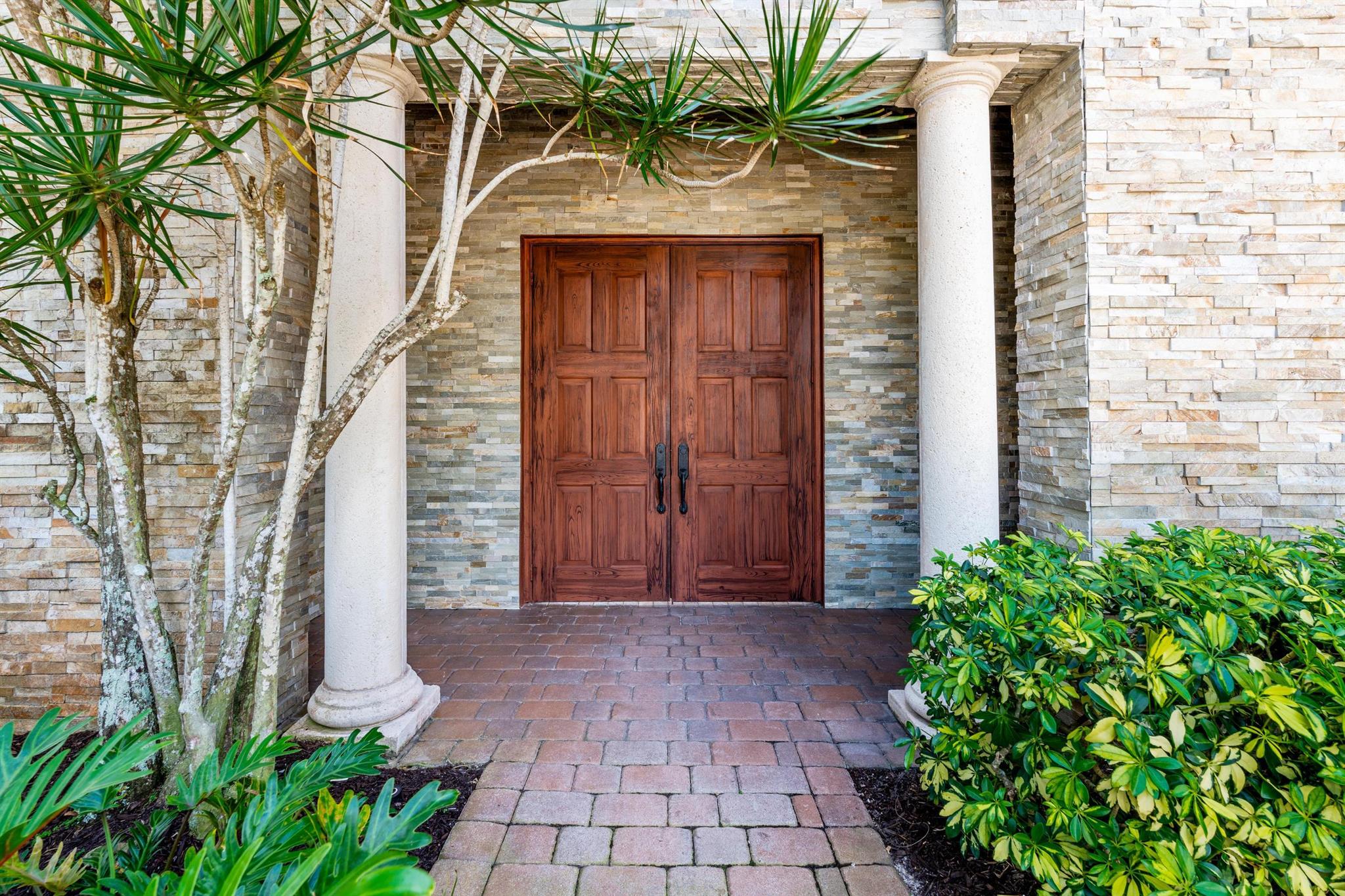 8948 Pinebrook Court