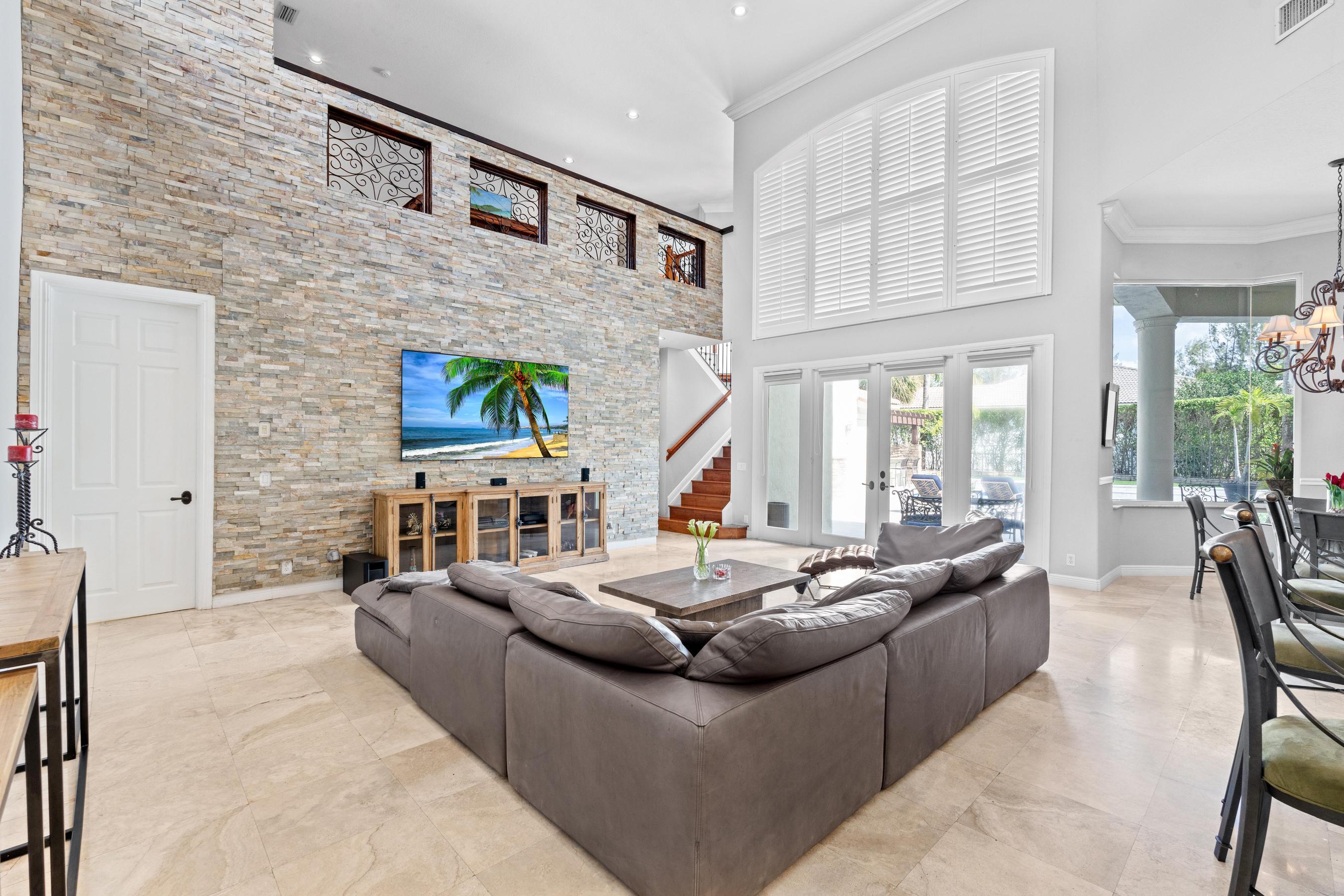 8948 Pinebrook Court