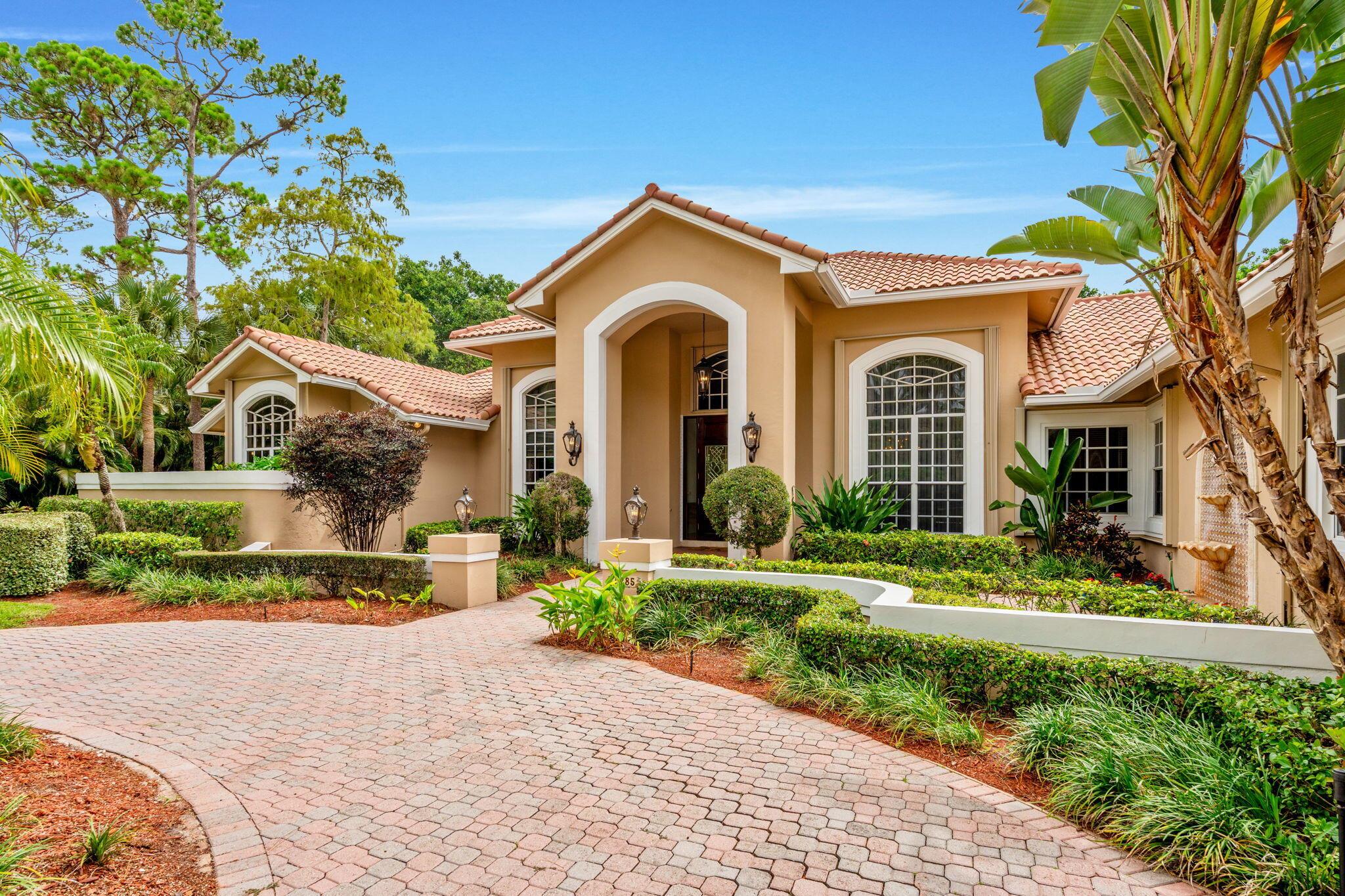 5285 E Leitner Drive