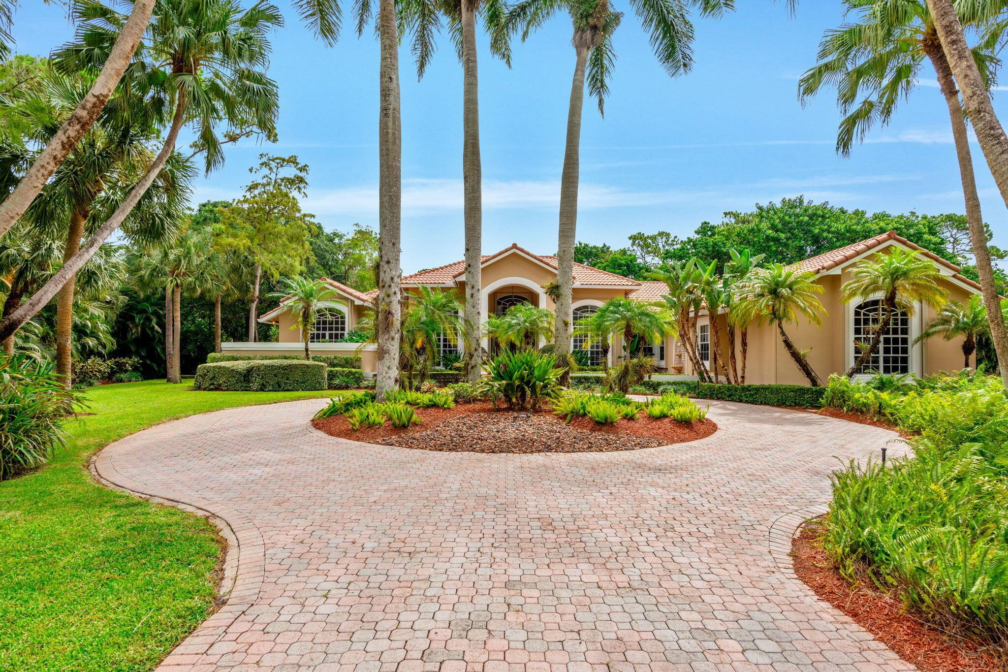 5285 E Leitner Drive