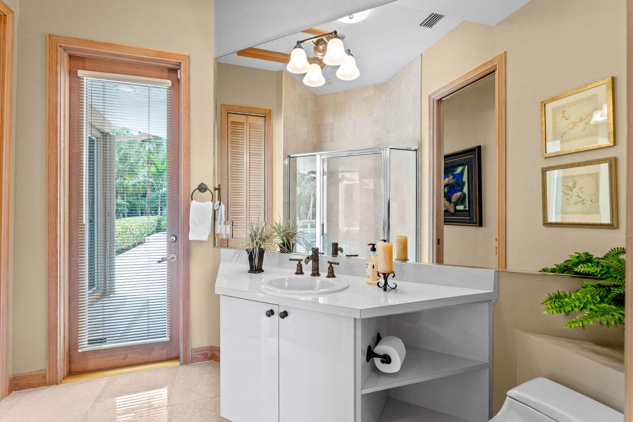 5285 E Leitner Drive