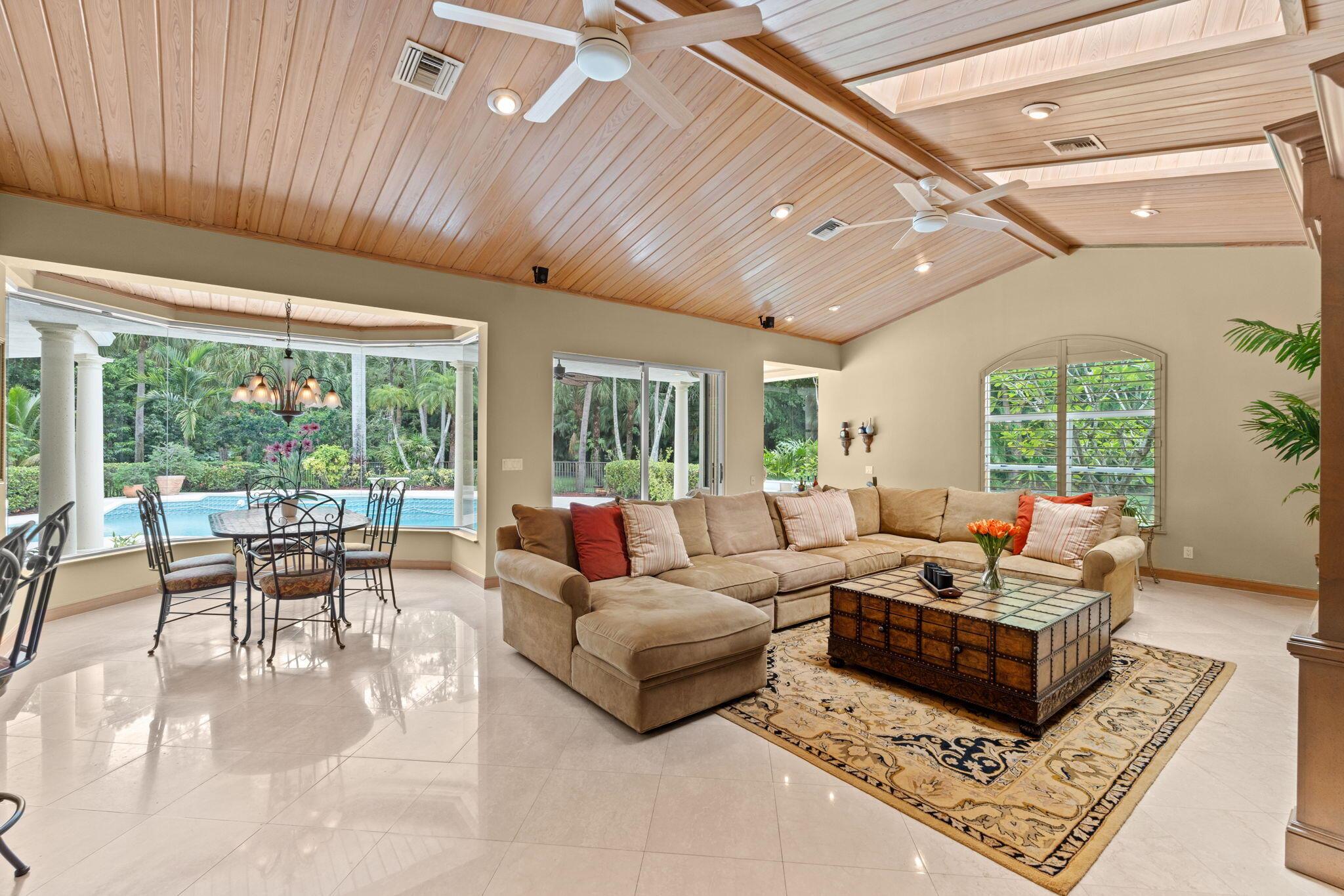 5285 E Leitner Drive