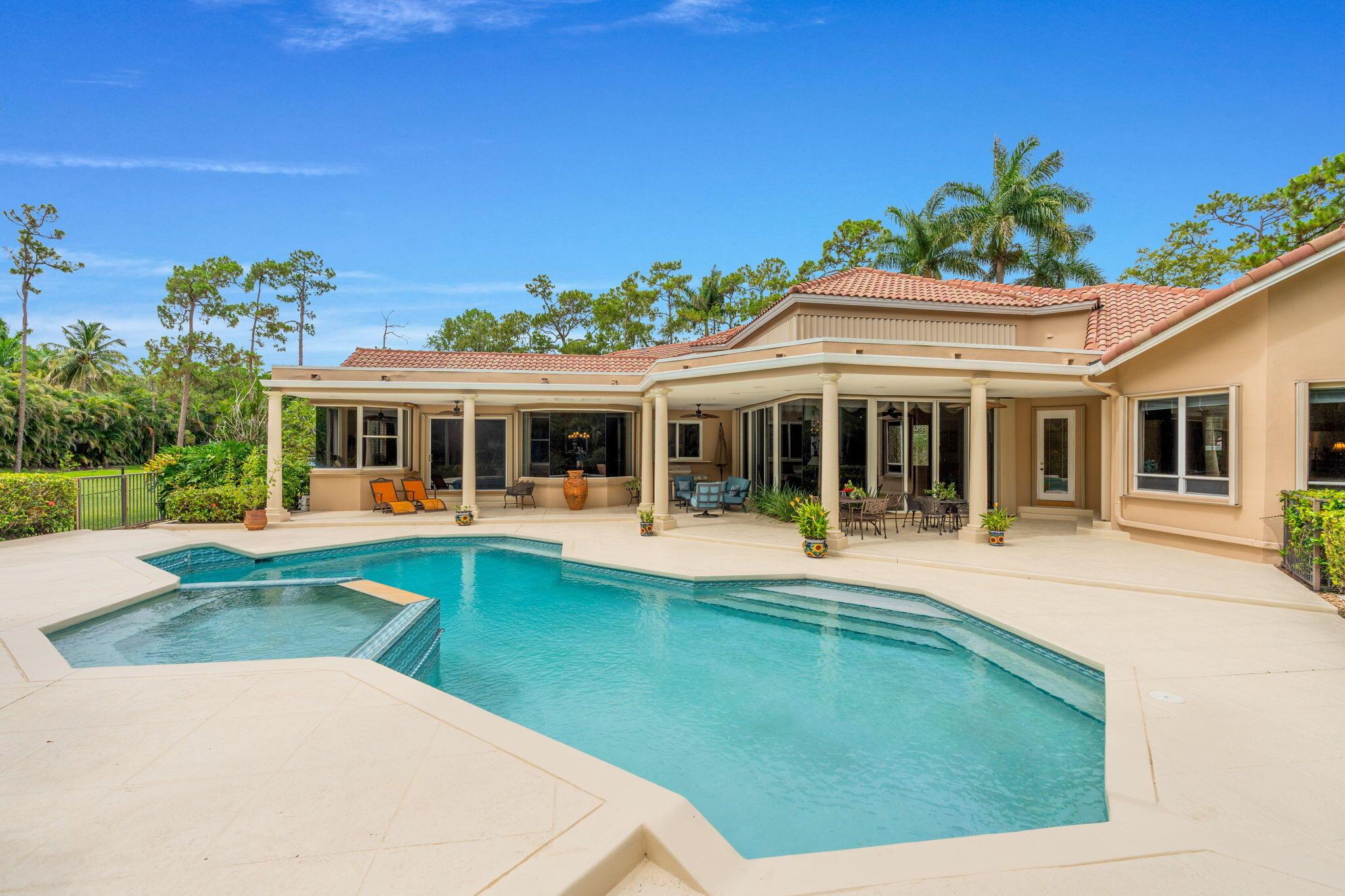 5285 E Leitner Drive