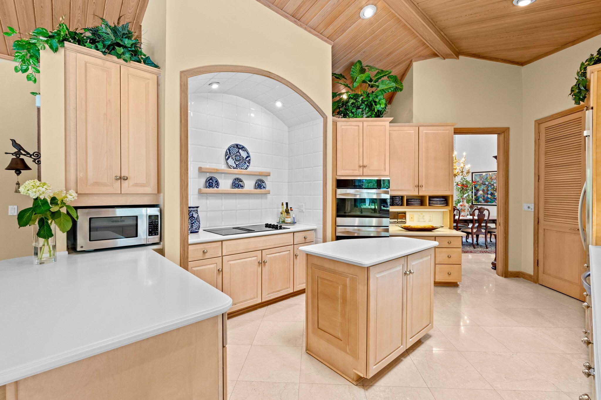 5285 E Leitner Drive