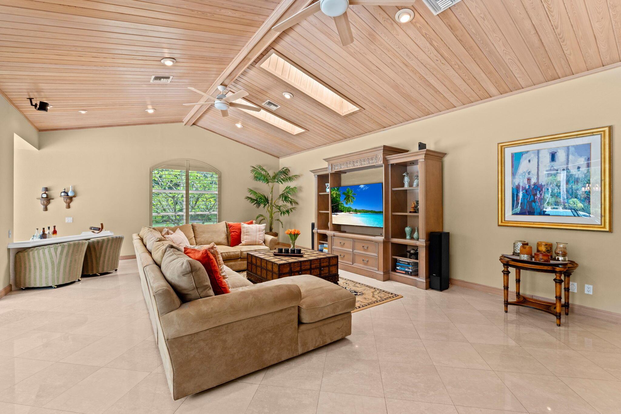 5285 E Leitner Drive