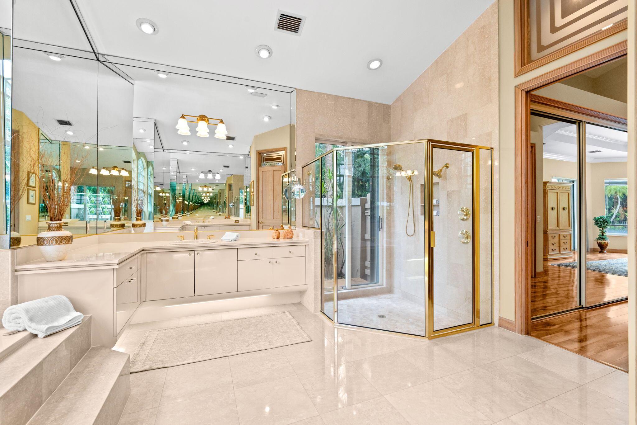 5285 E Leitner Drive