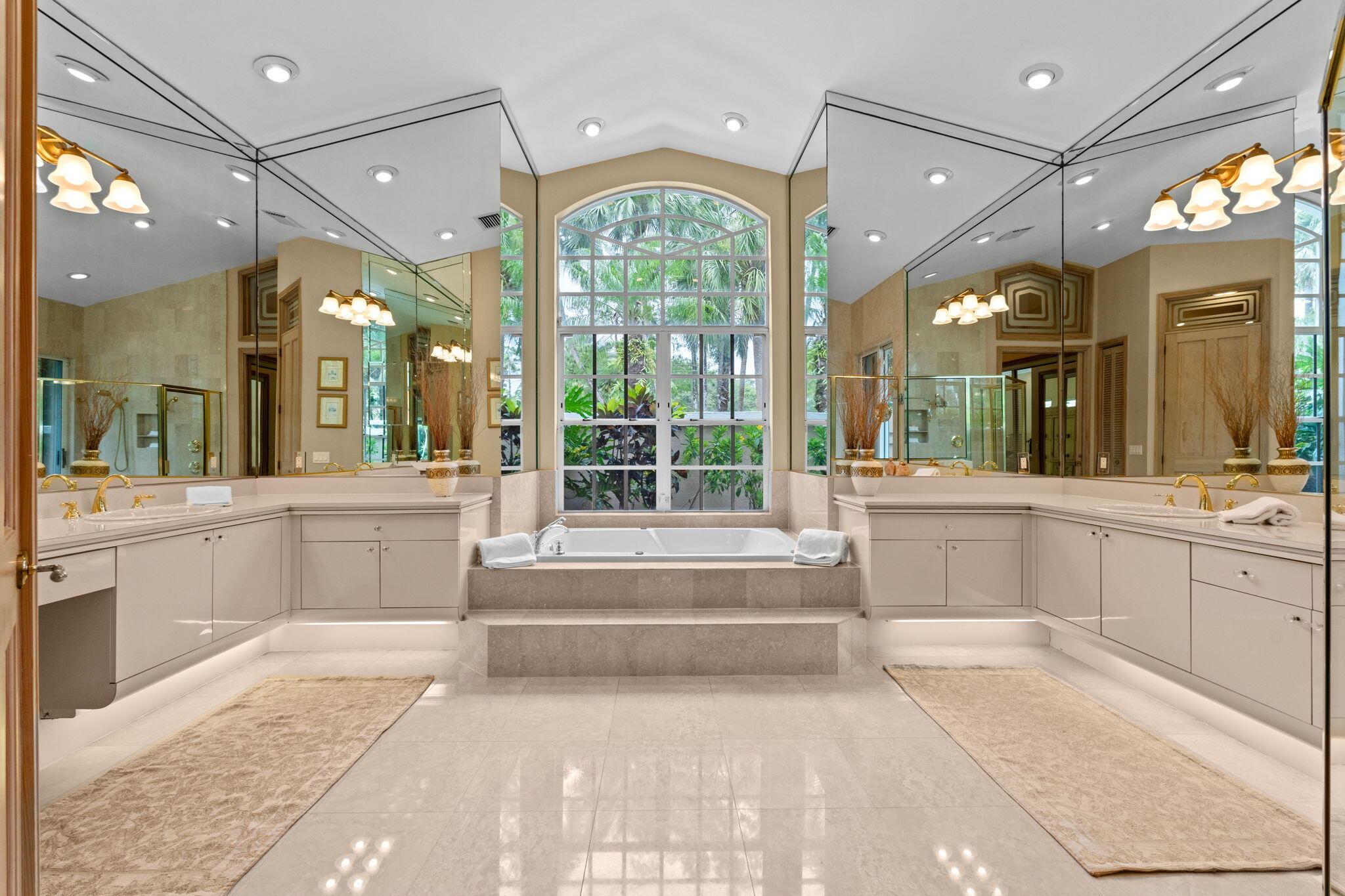 5285 E Leitner Drive