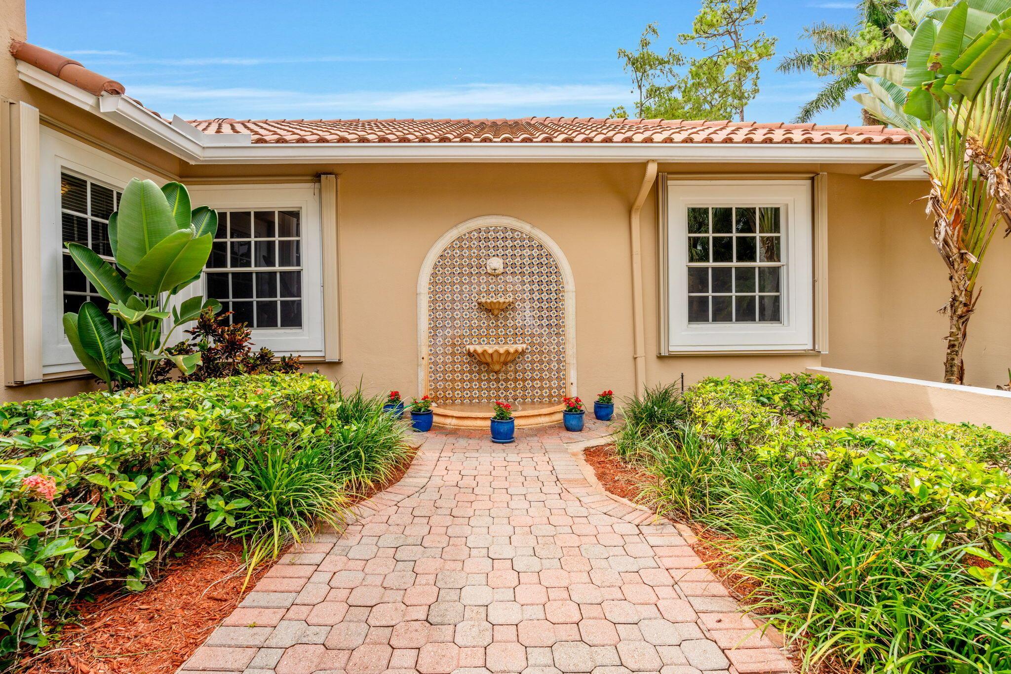 5285 E Leitner Drive