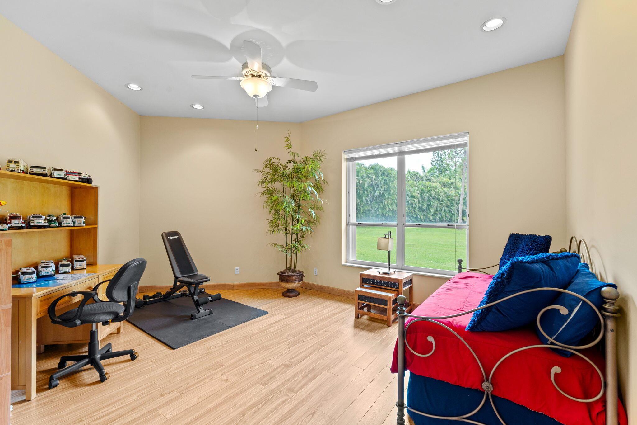 5285 E Leitner Drive