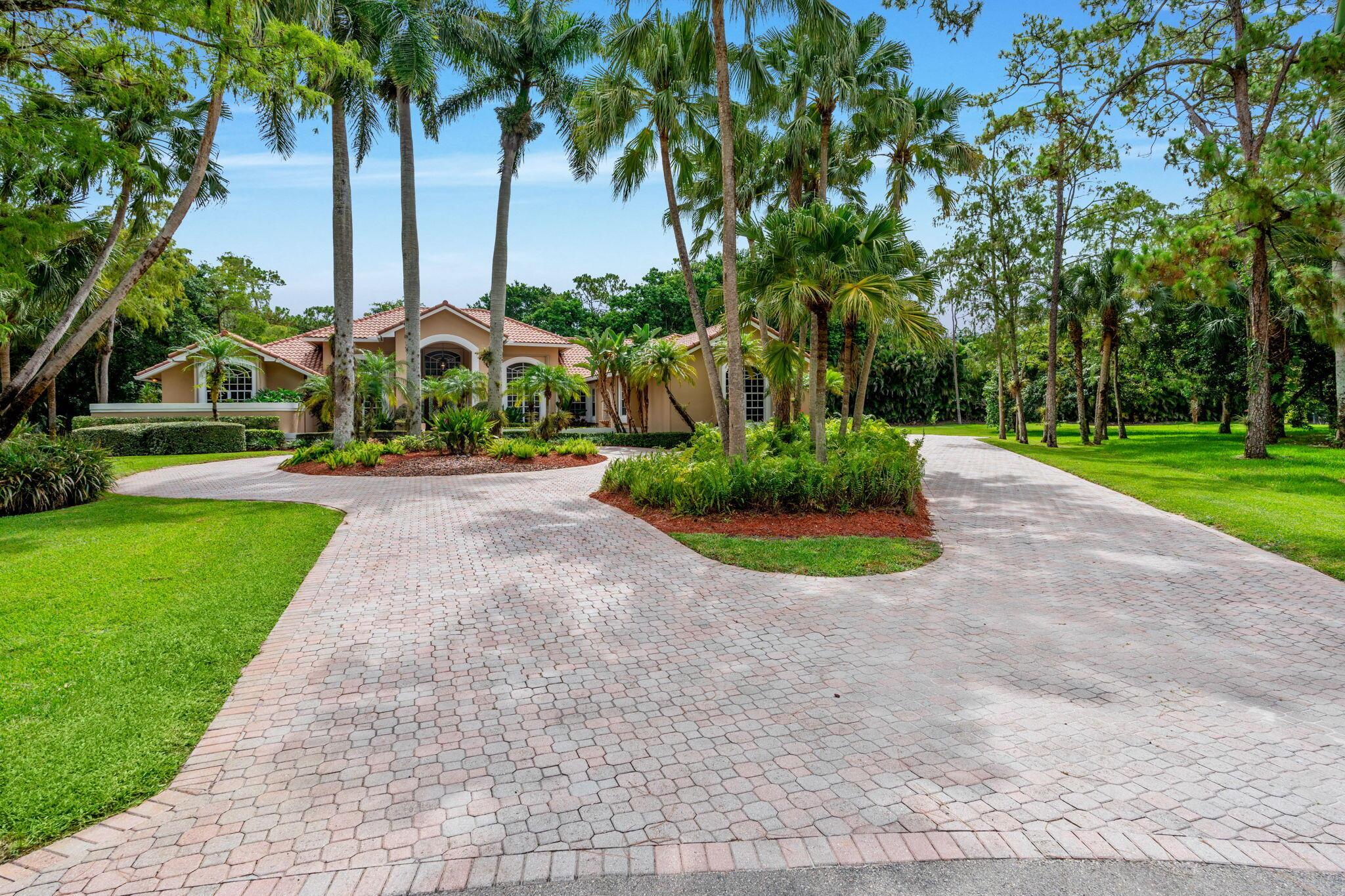 5285 E Leitner Drive