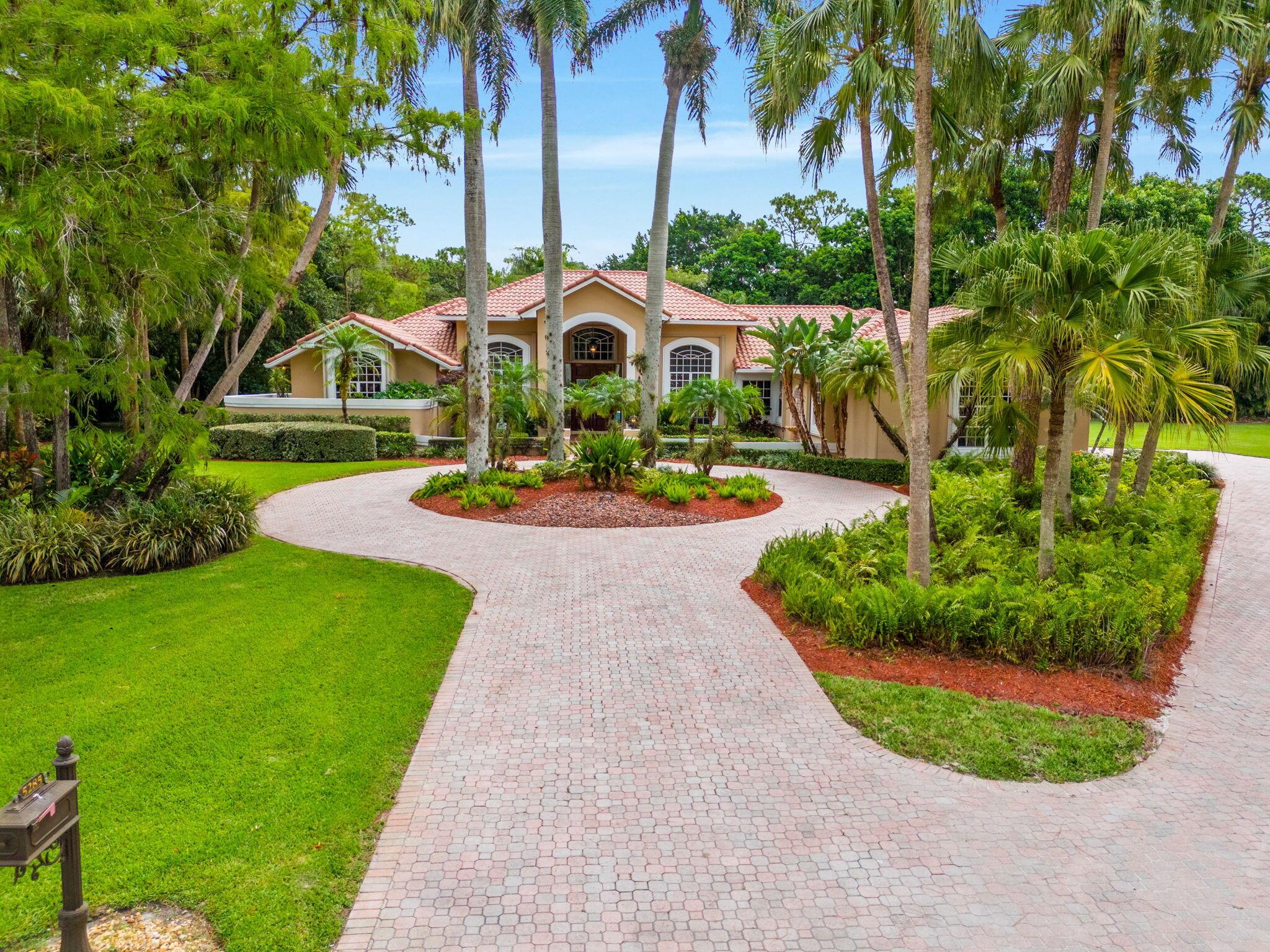 5285 E Leitner Drive