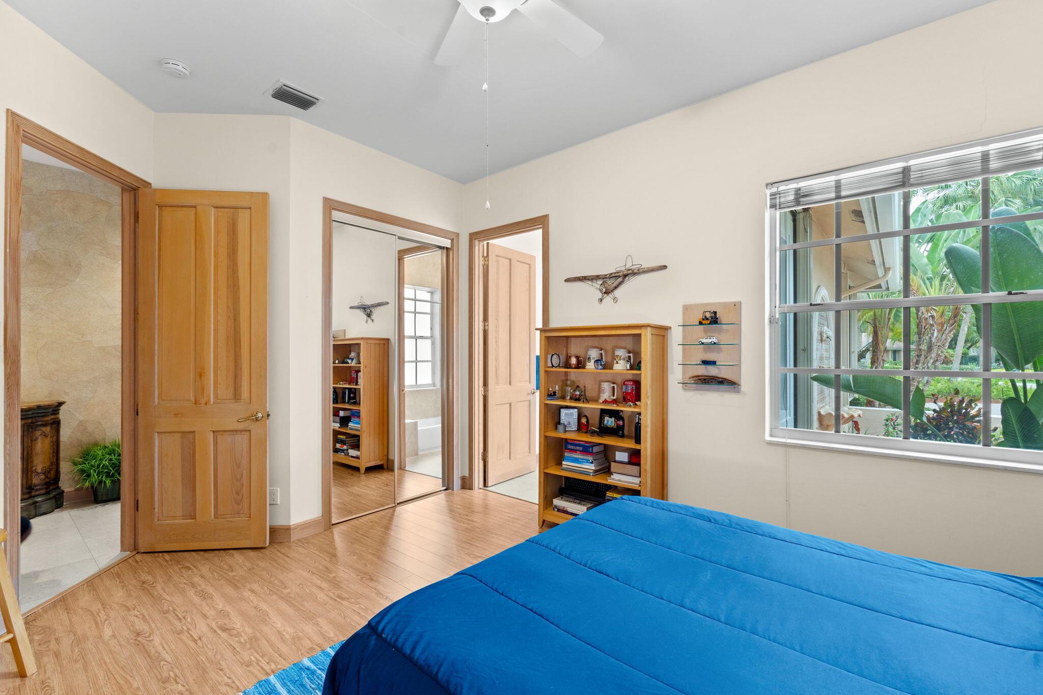 5285 E Leitner Drive