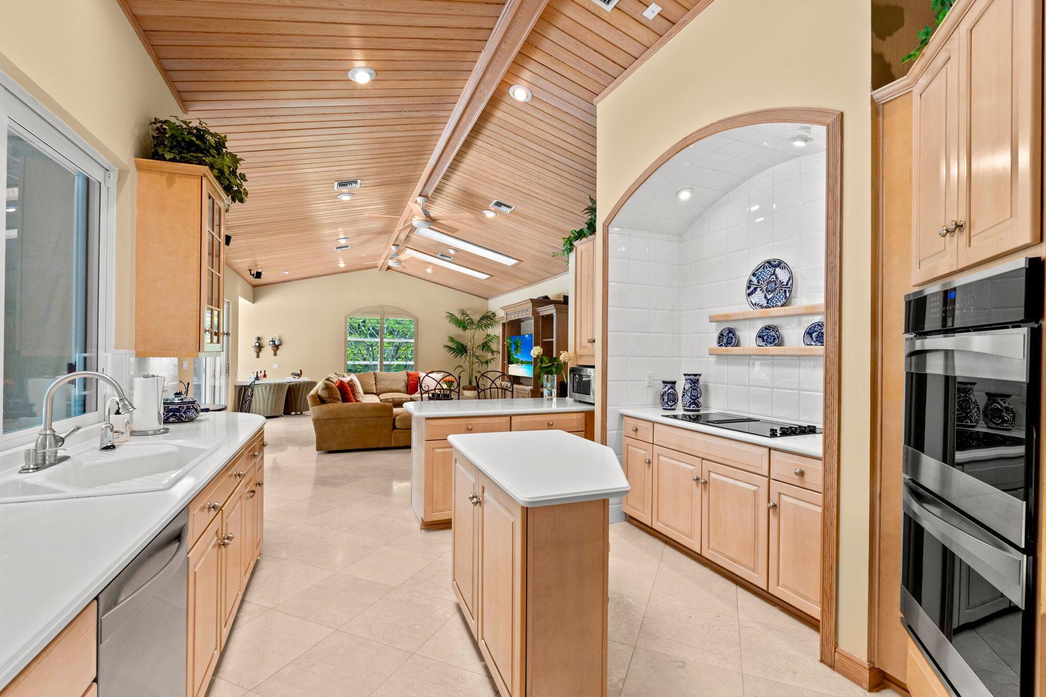 5285 E Leitner Drive