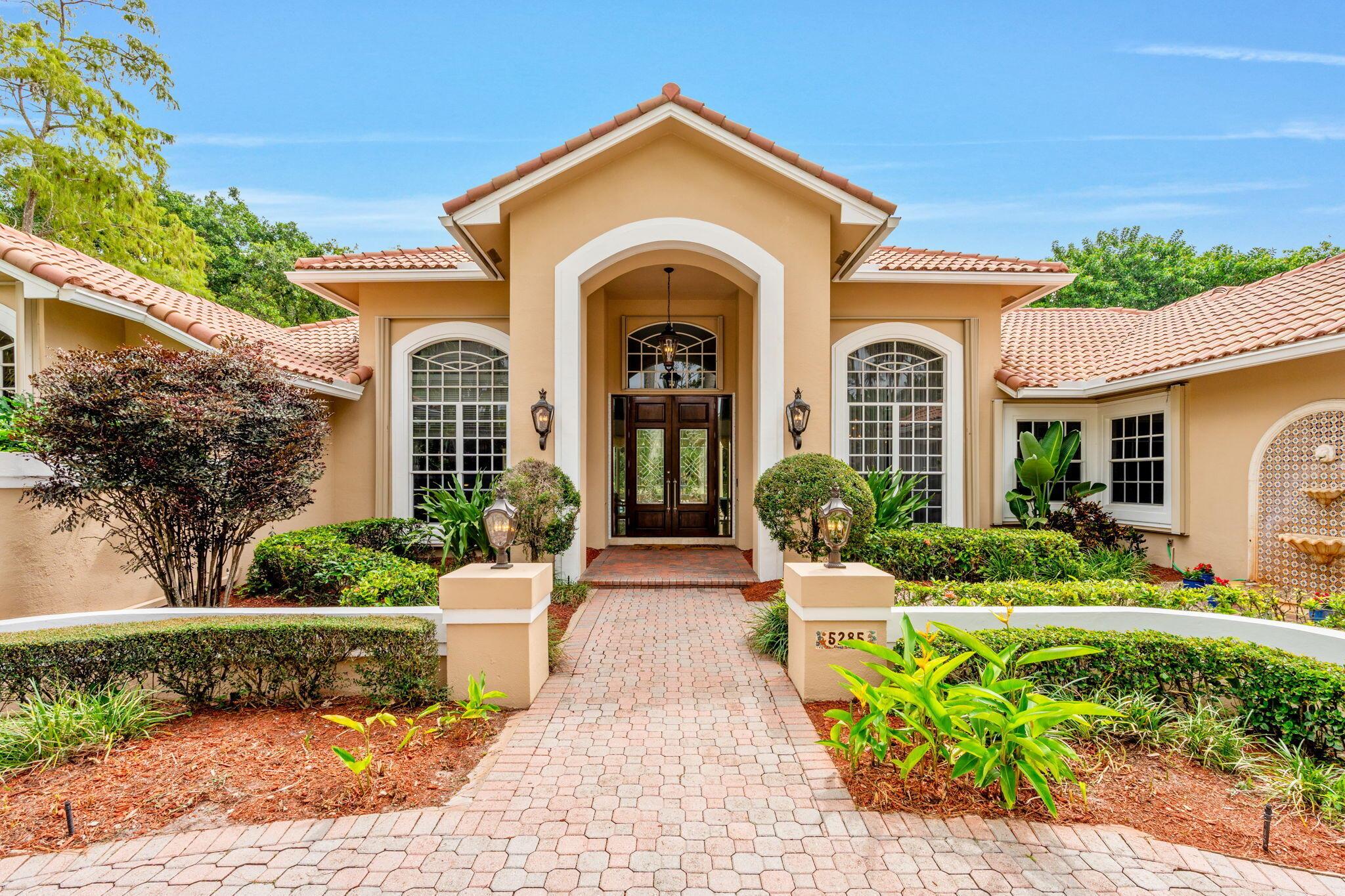 5285 E Leitner Drive