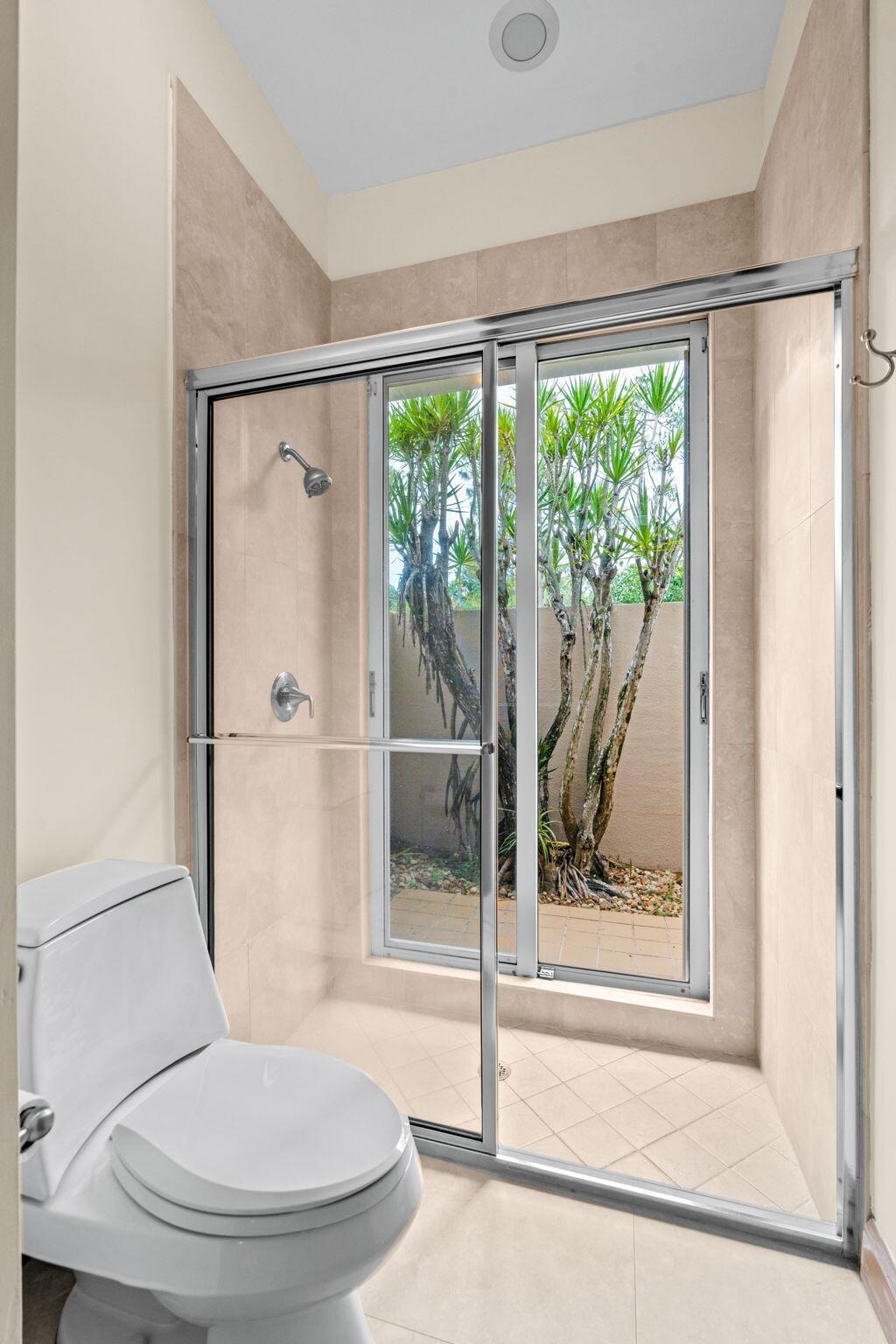 5285 E Leitner Drive