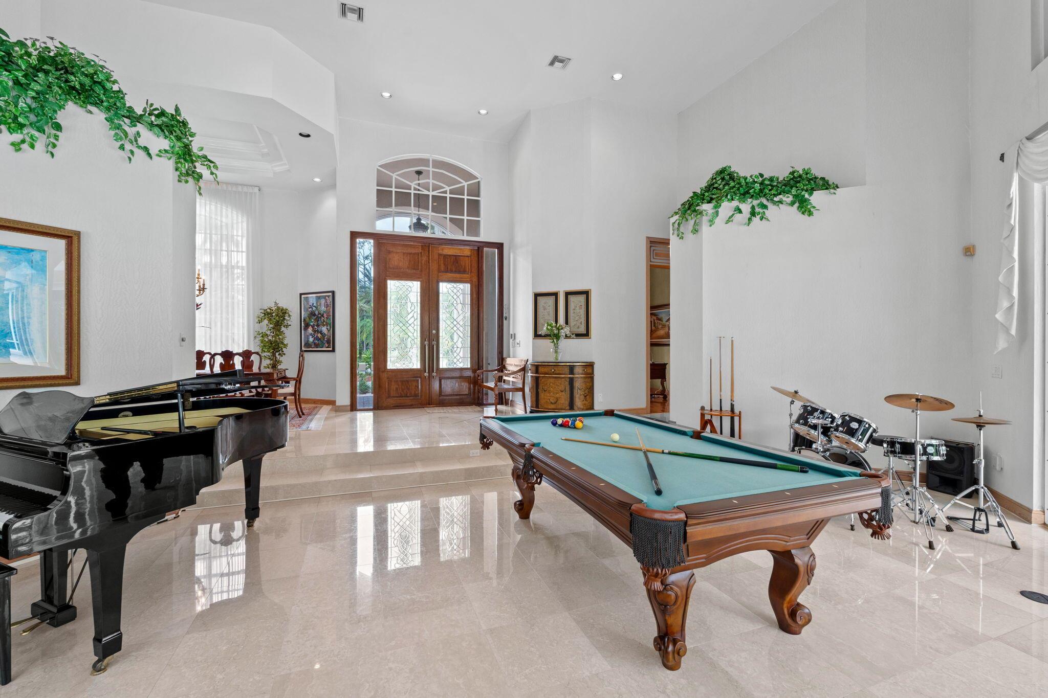 5285 E Leitner Drive