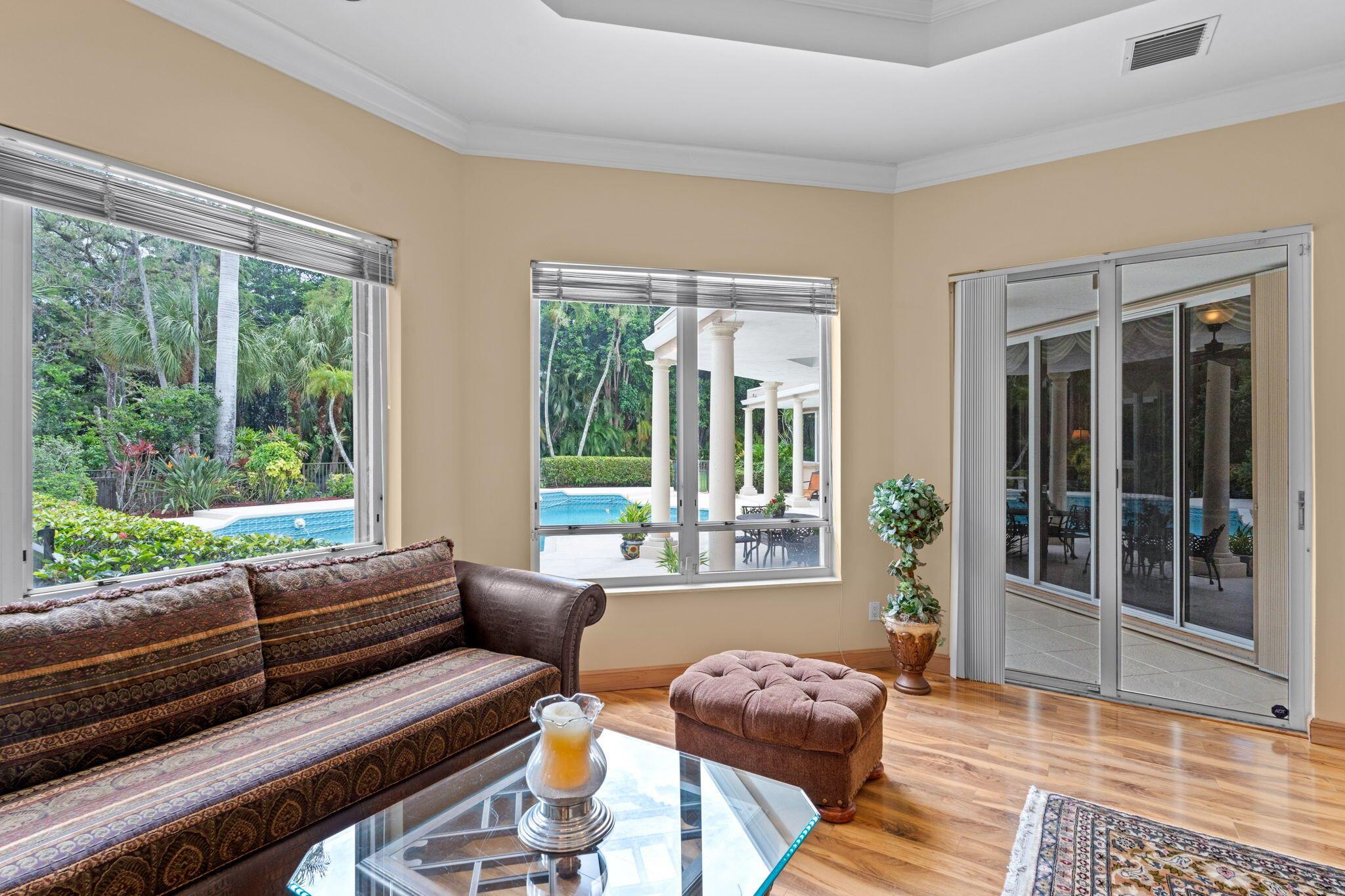 5285 E Leitner Drive