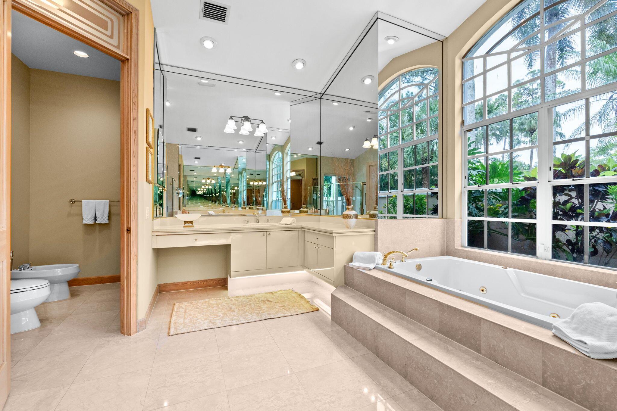 5285 E Leitner Drive