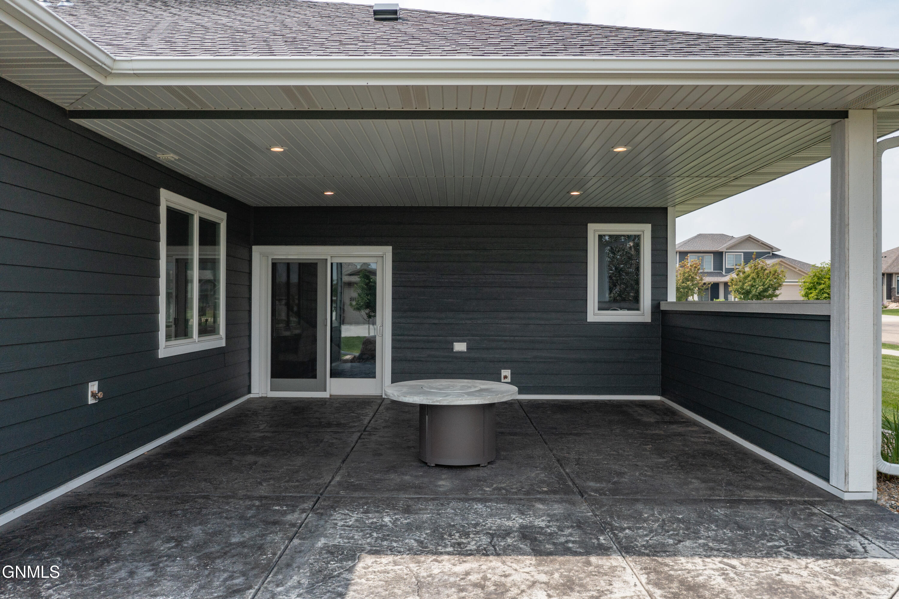 1424 Community Lp