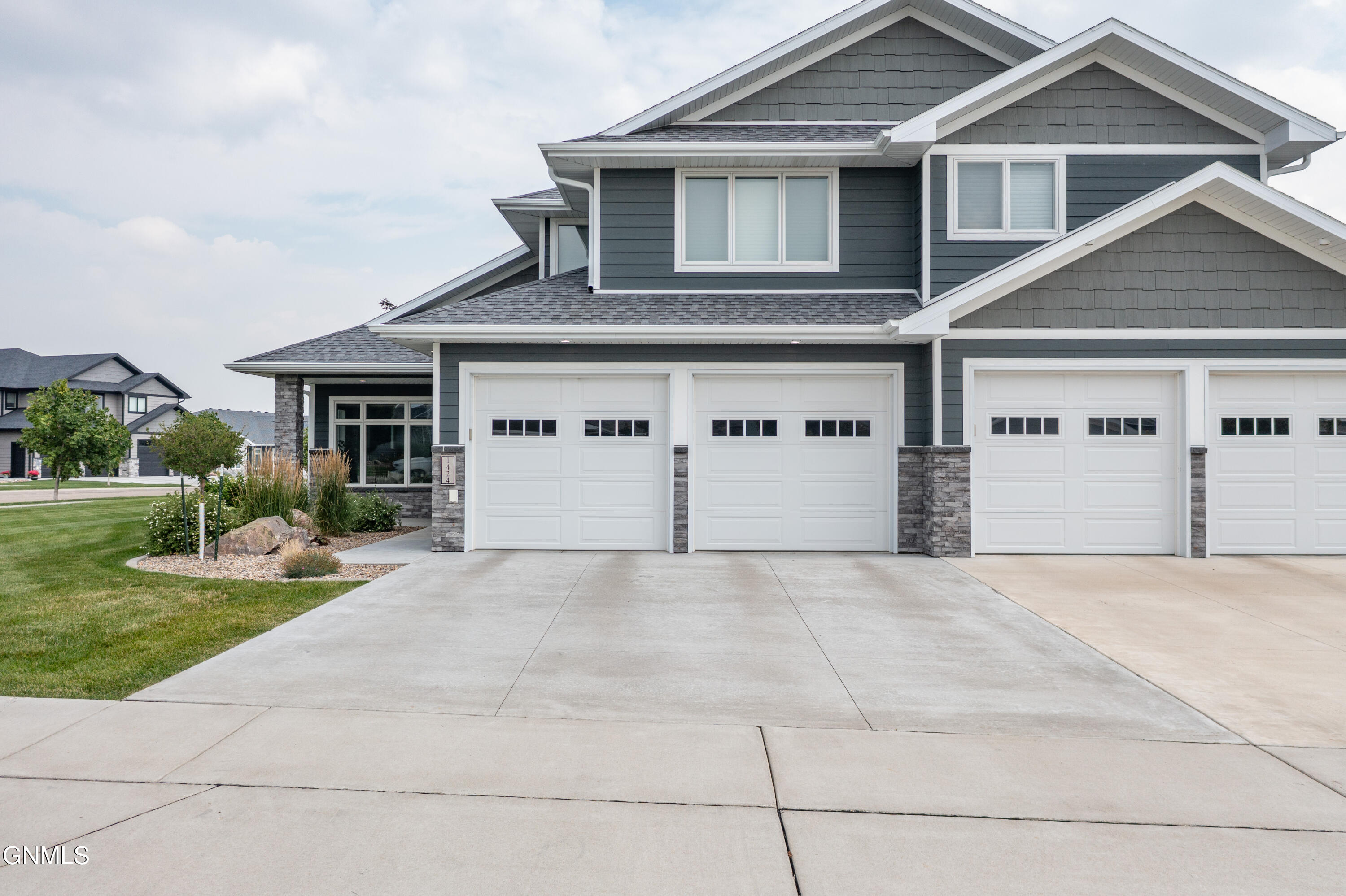 1424 Community Lp