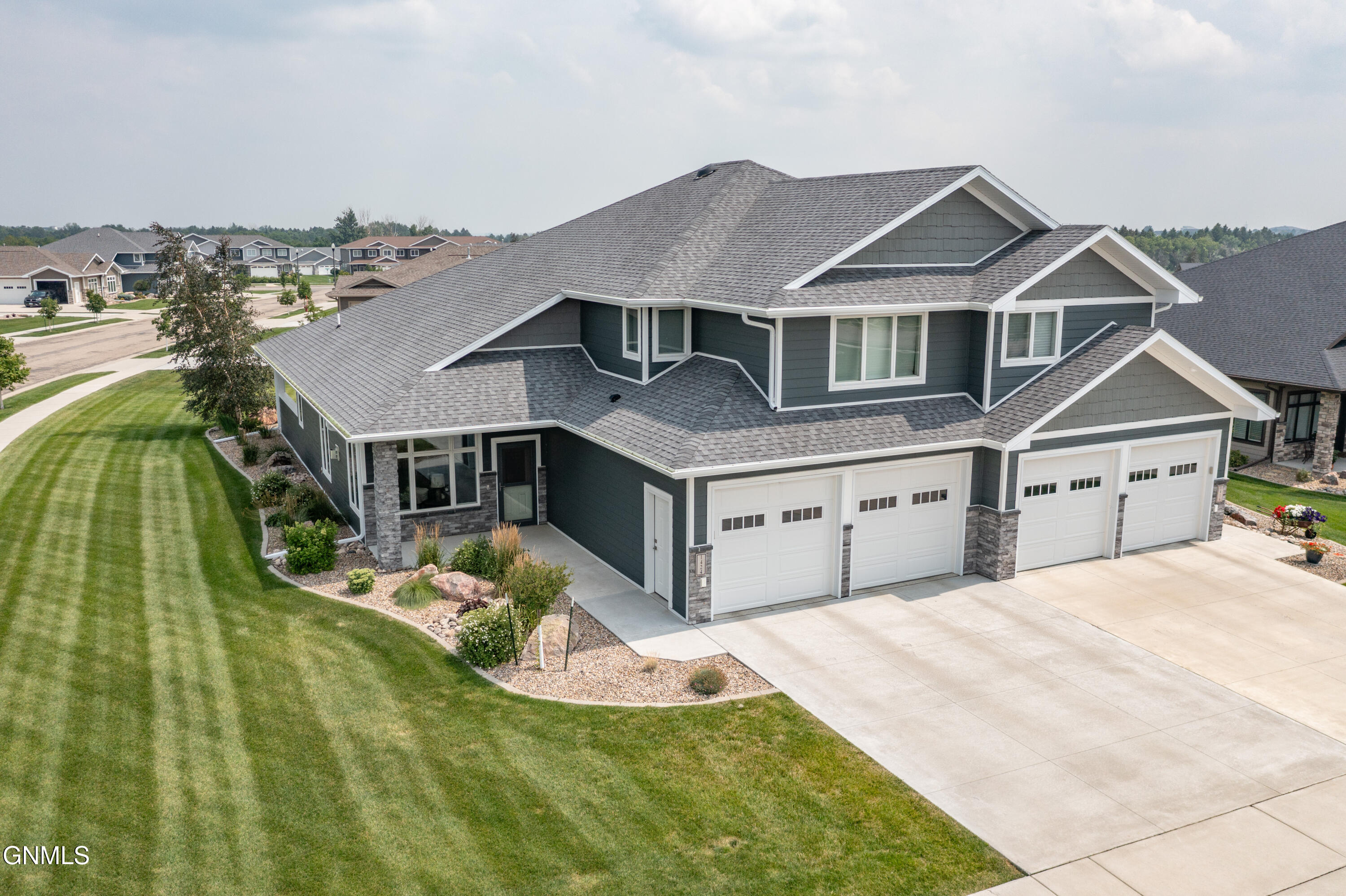 1424 Community Lp