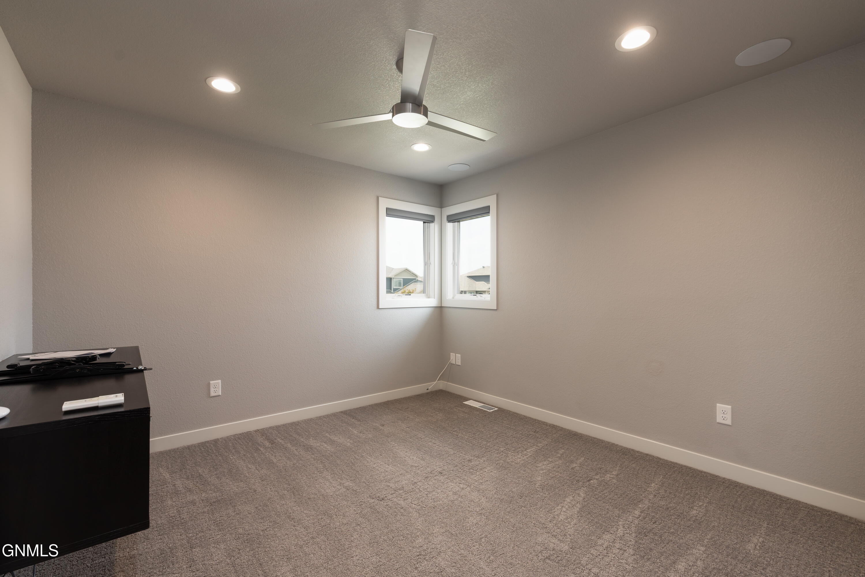 1424 Community Lp