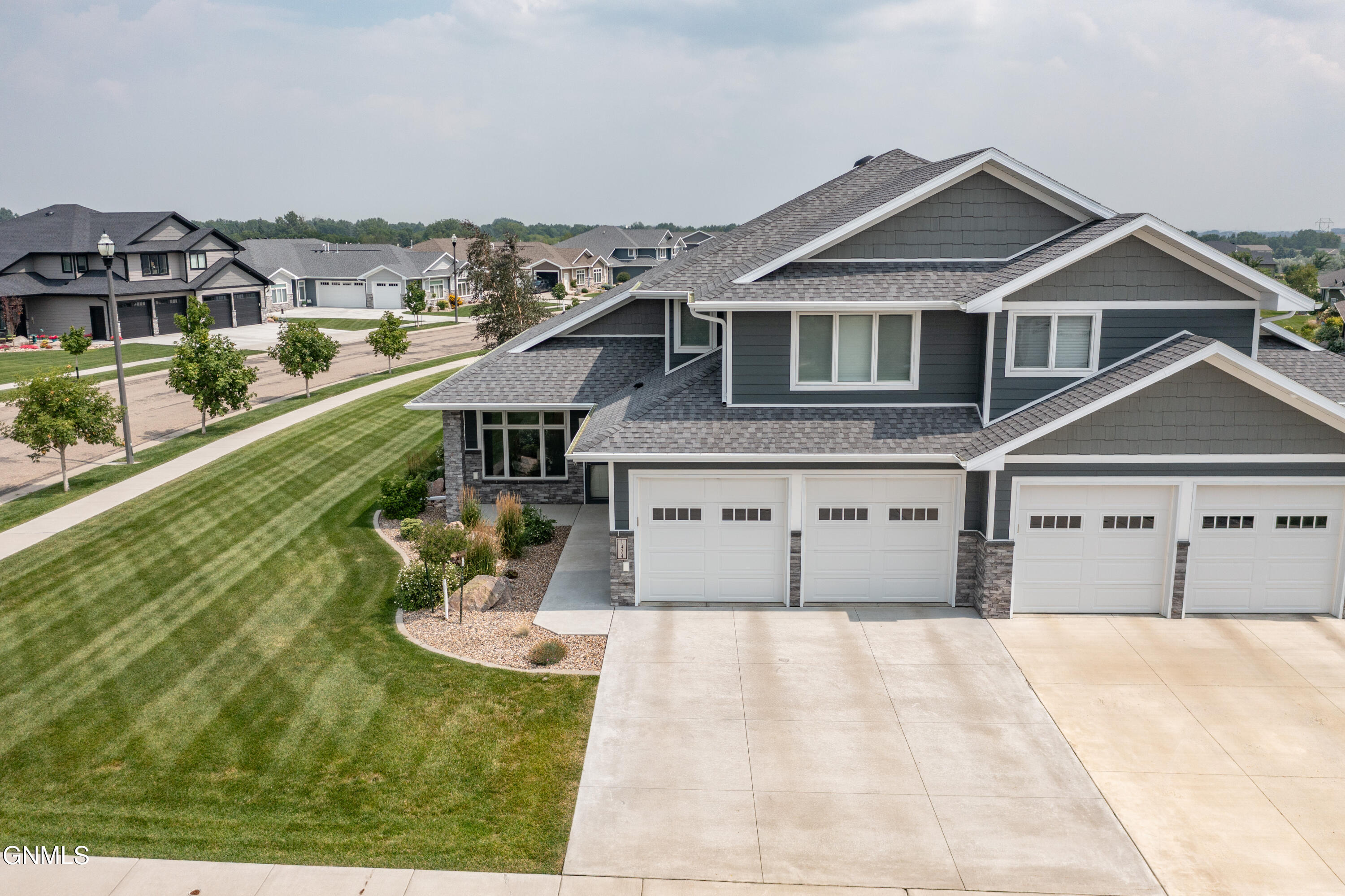 1424 Community Lp