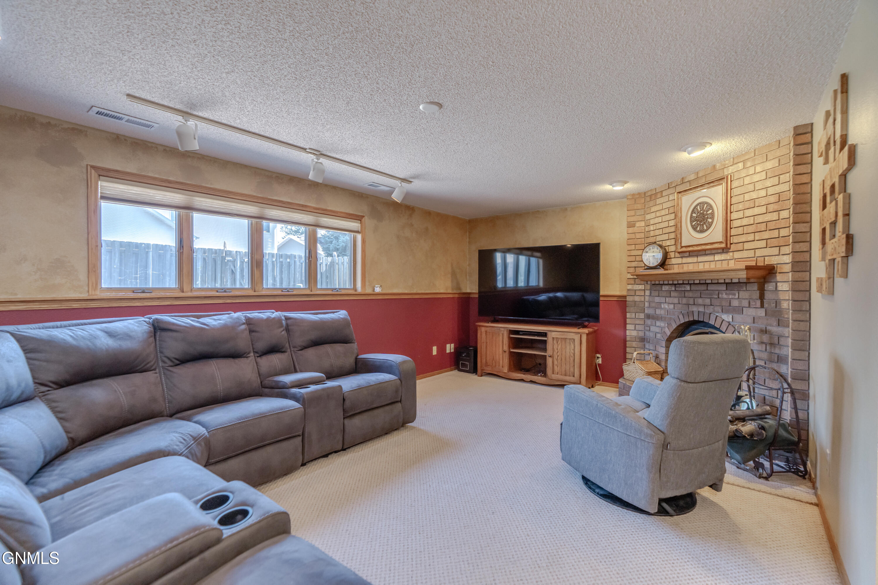 431 W Wachter Avenue