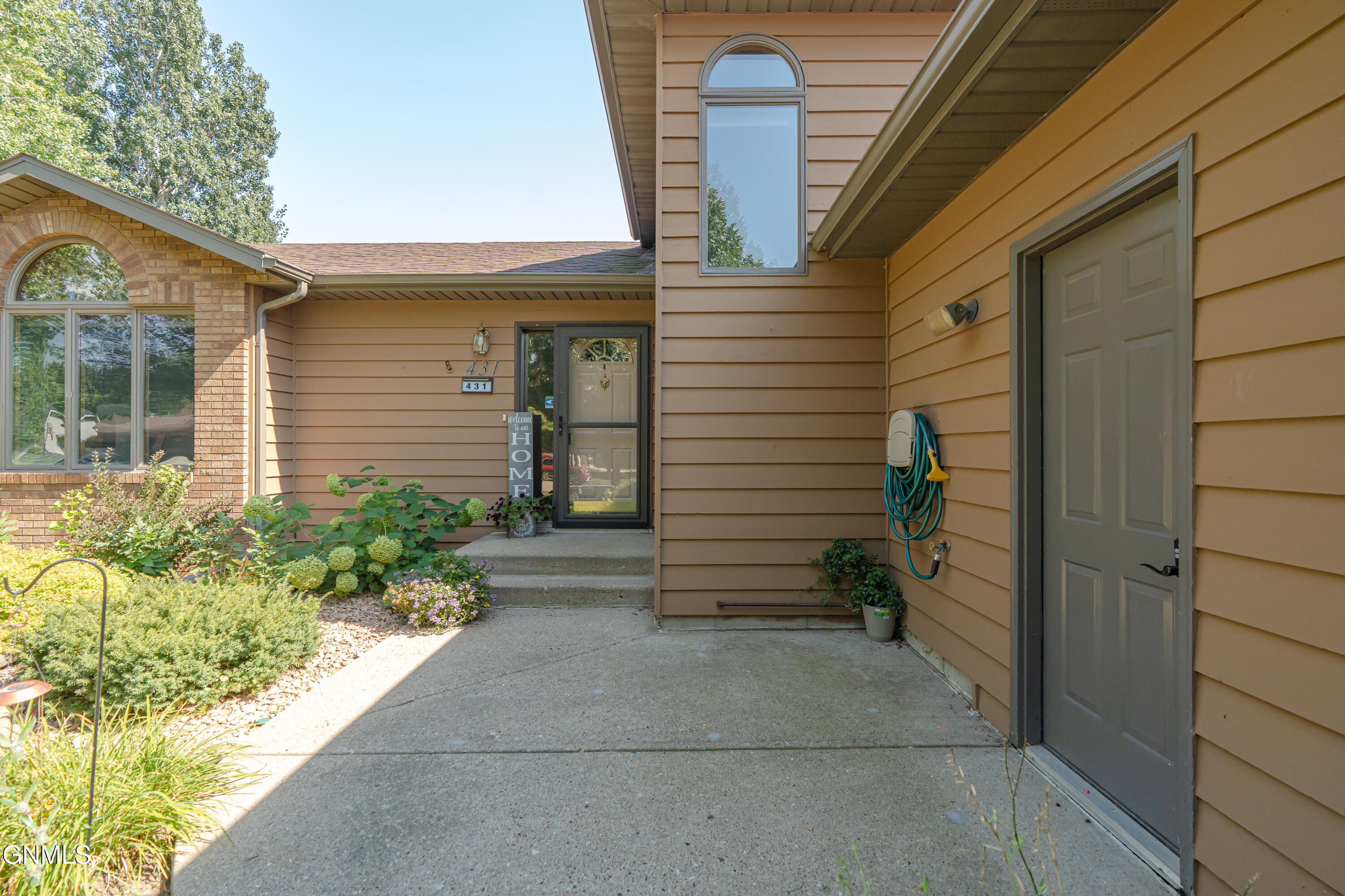 431 W Wachter Avenue