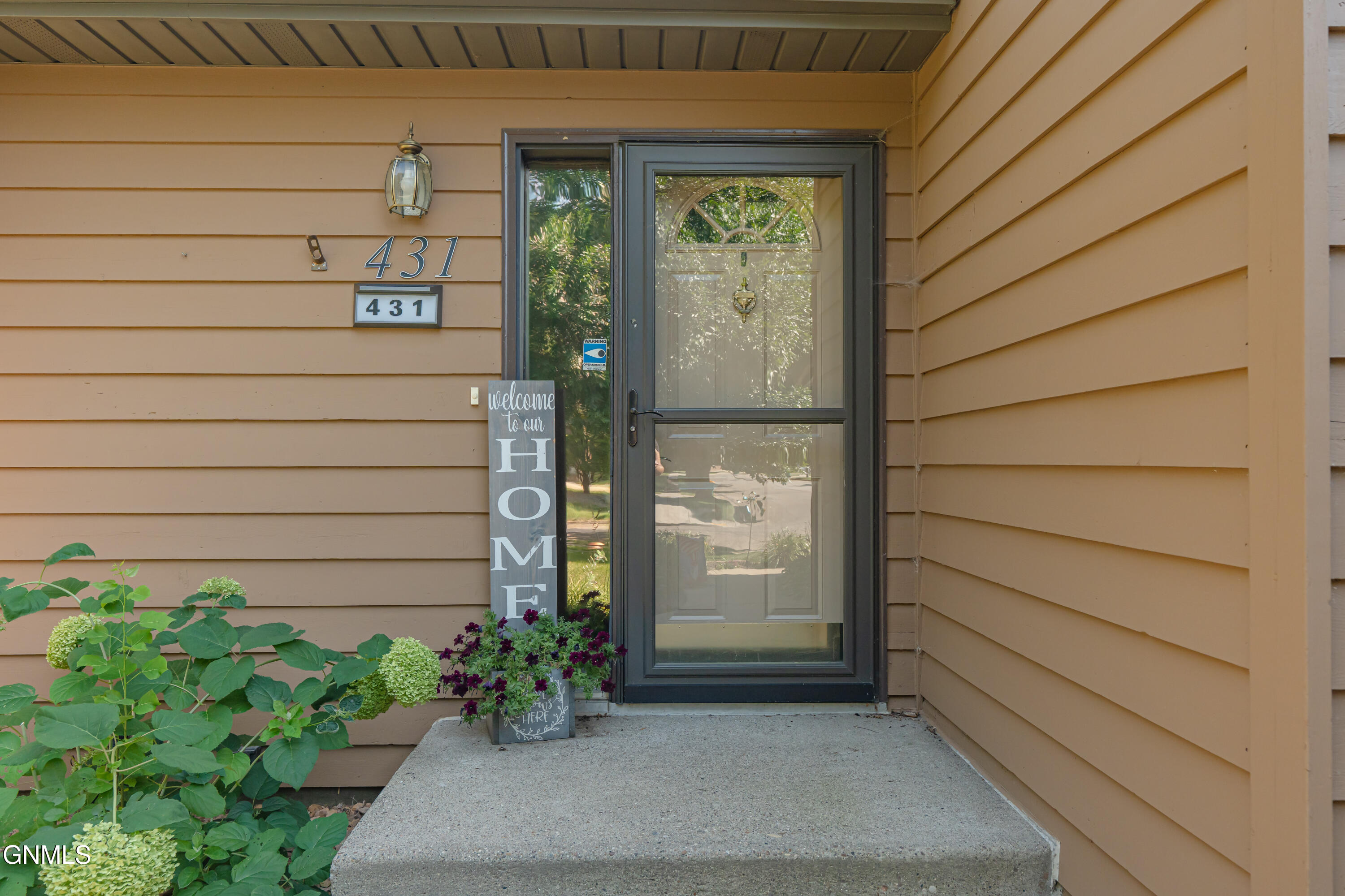 431 W Wachter Avenue