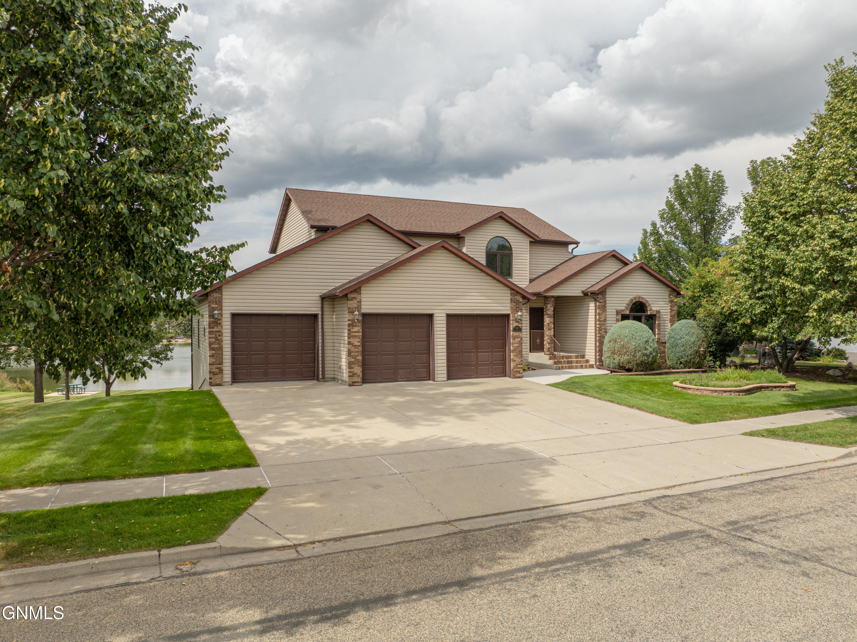 584 Cottonwood Loop
