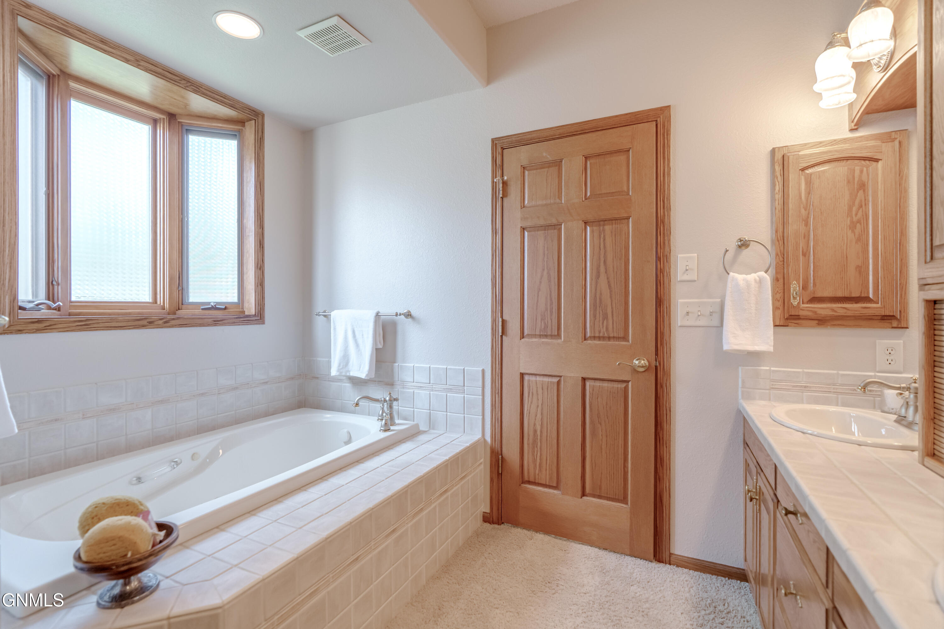 584 Cottonwood Loop