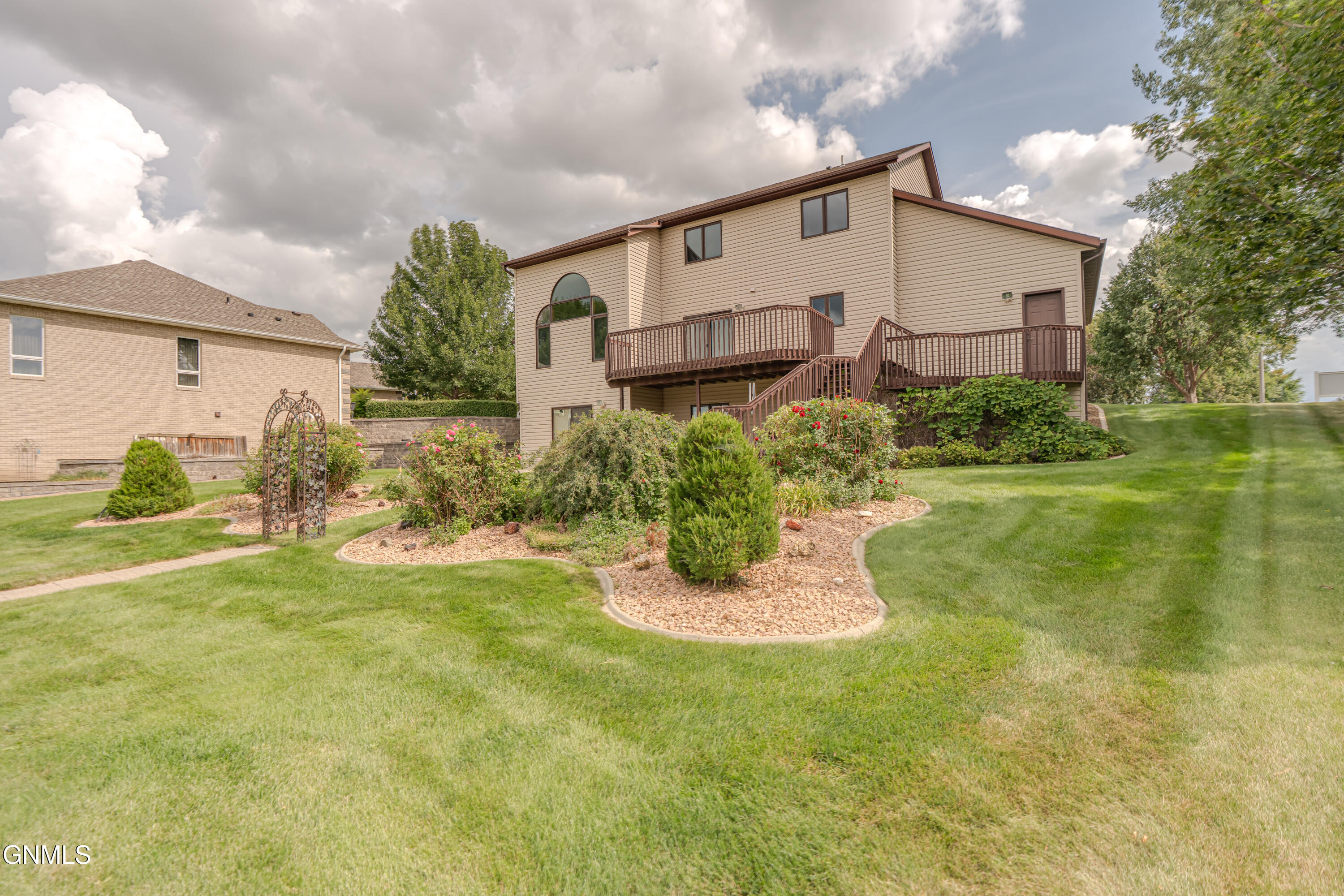 584 Cottonwood Loop