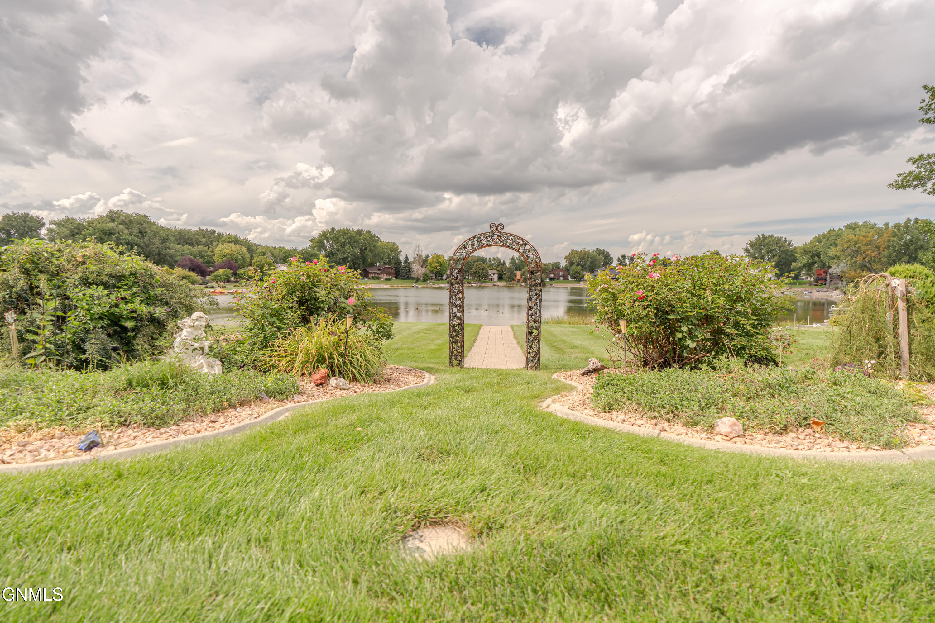 584 Cottonwood Loop