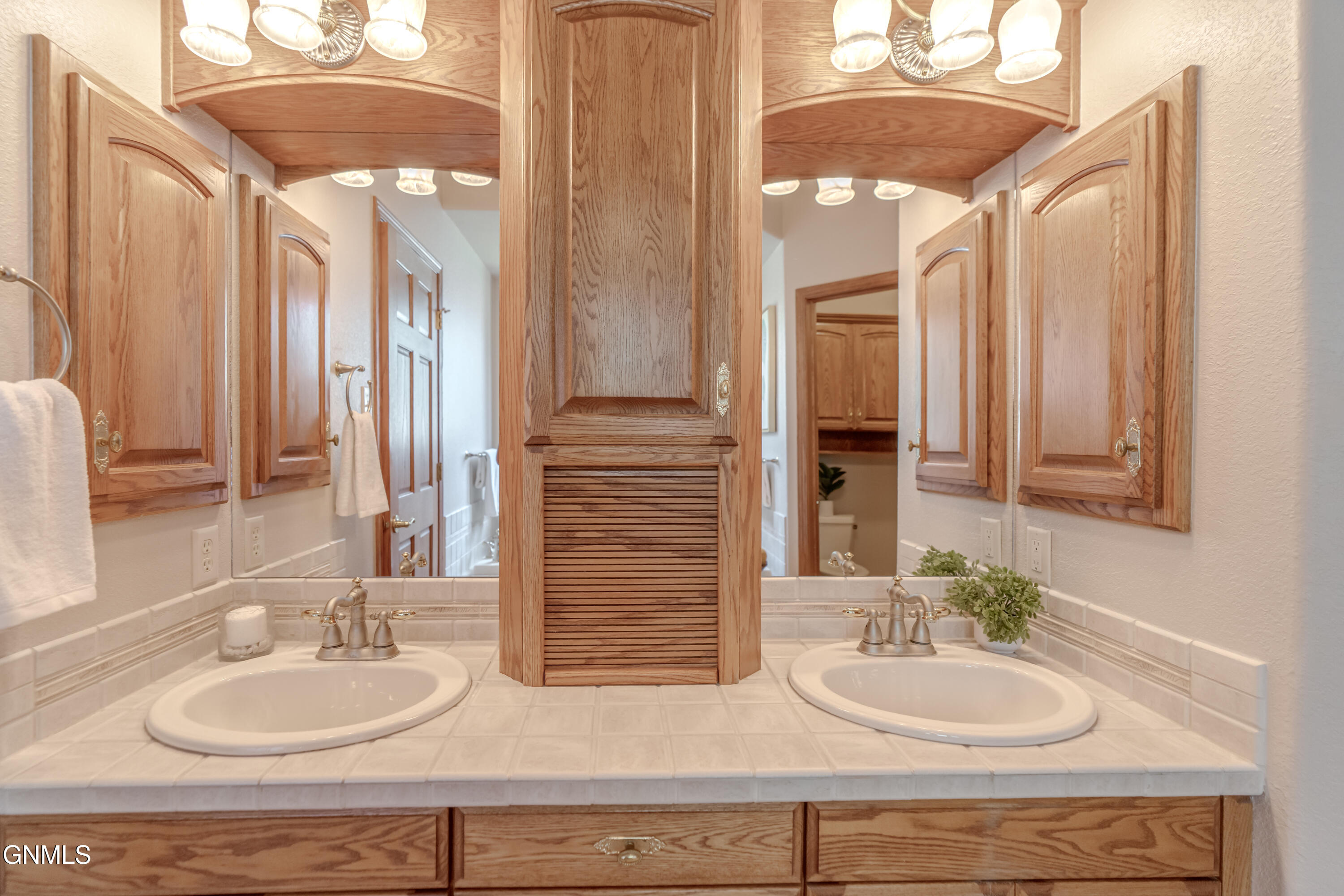584 Cottonwood Loop