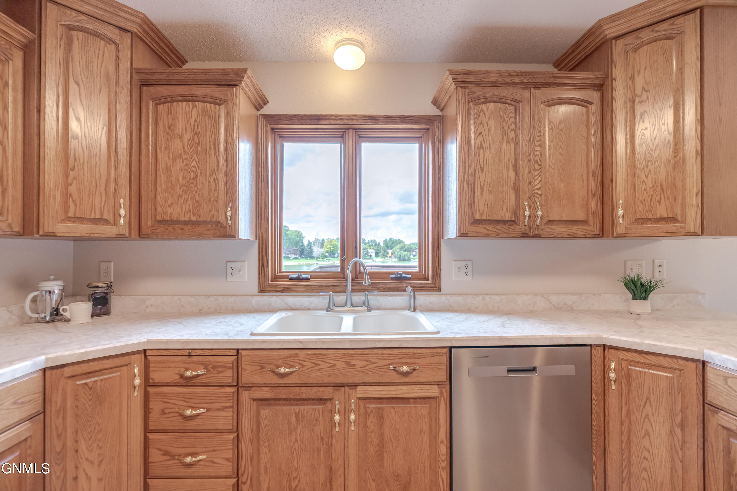 584 Cottonwood Loop