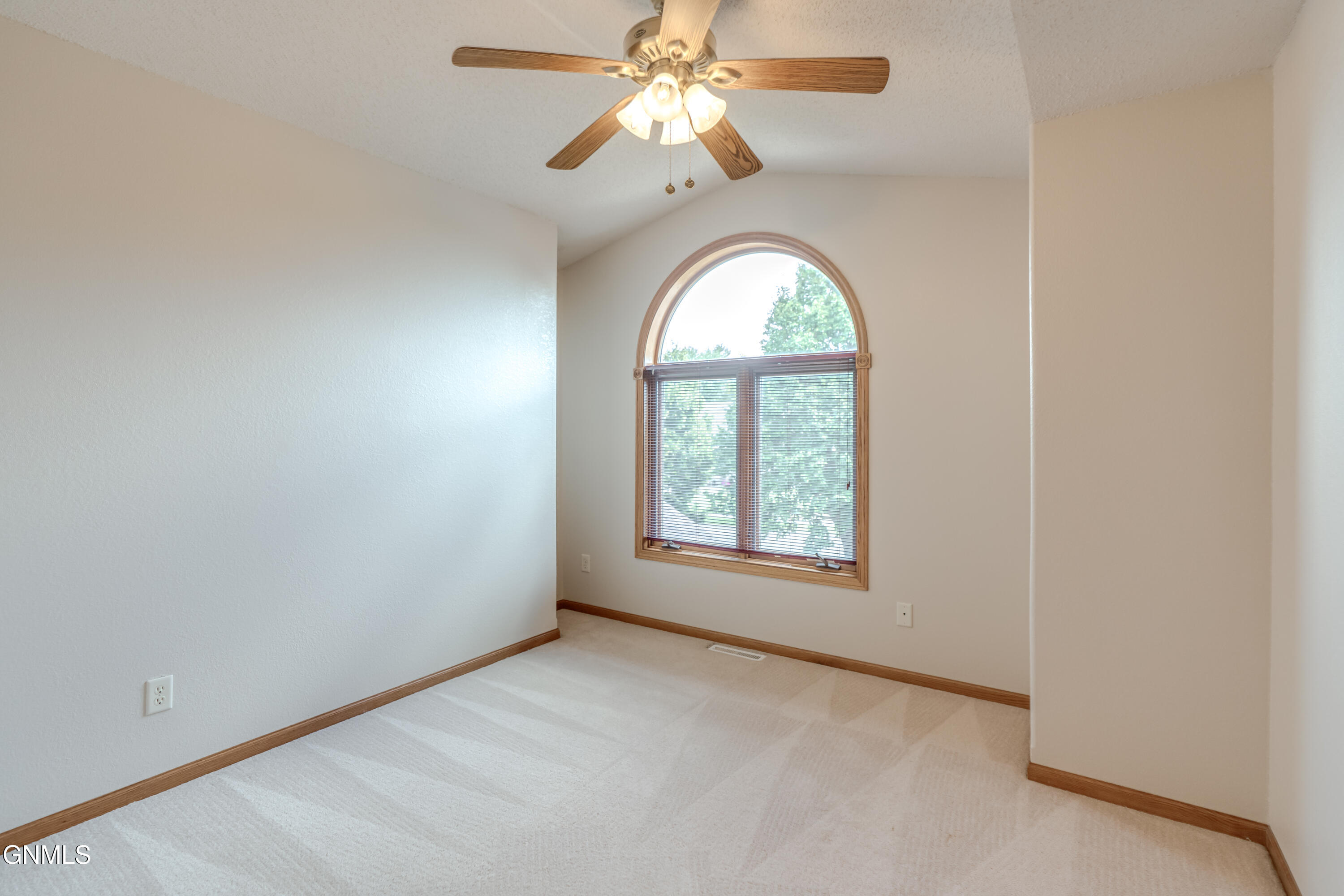 584 Cottonwood Loop
