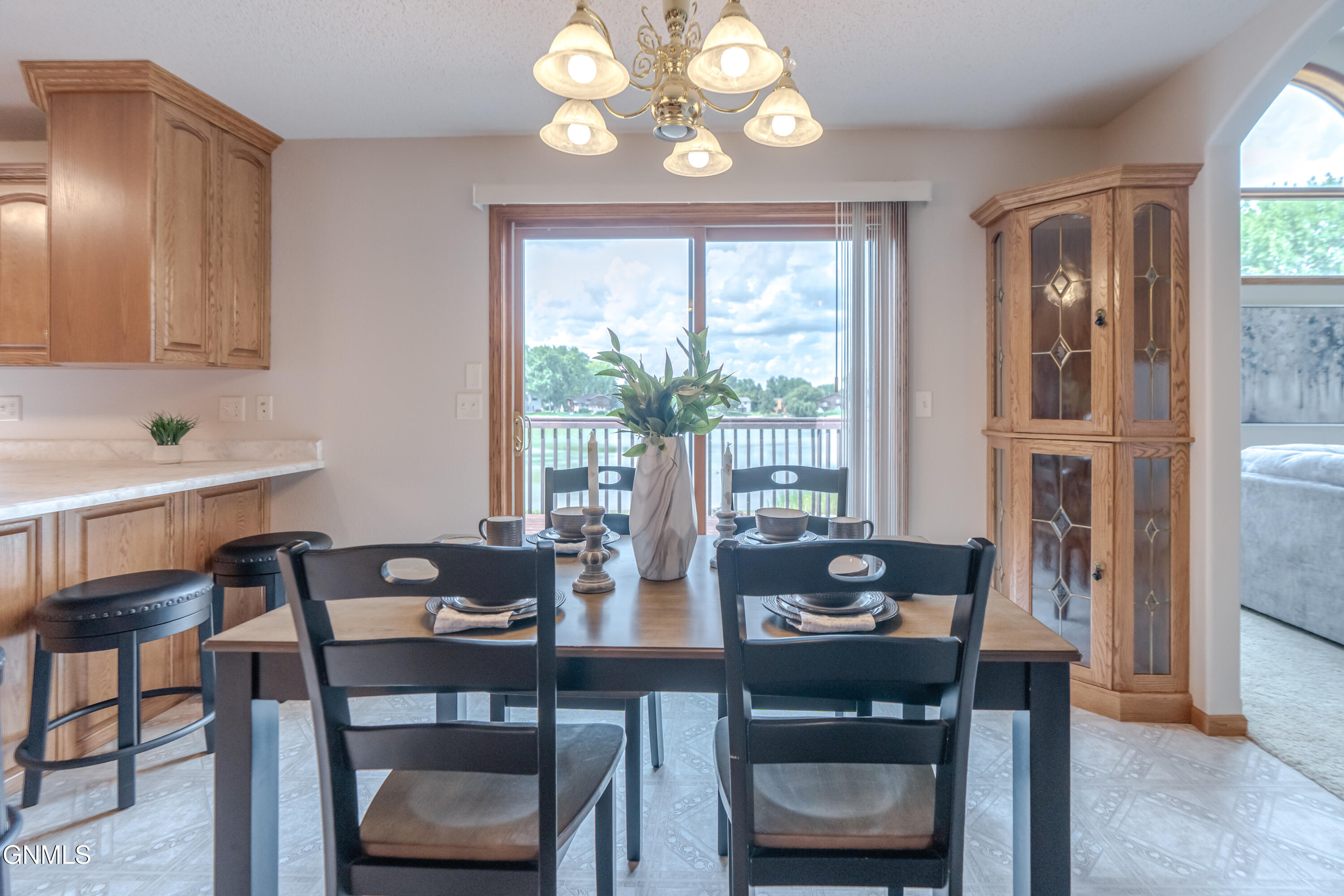 584 Cottonwood Loop
