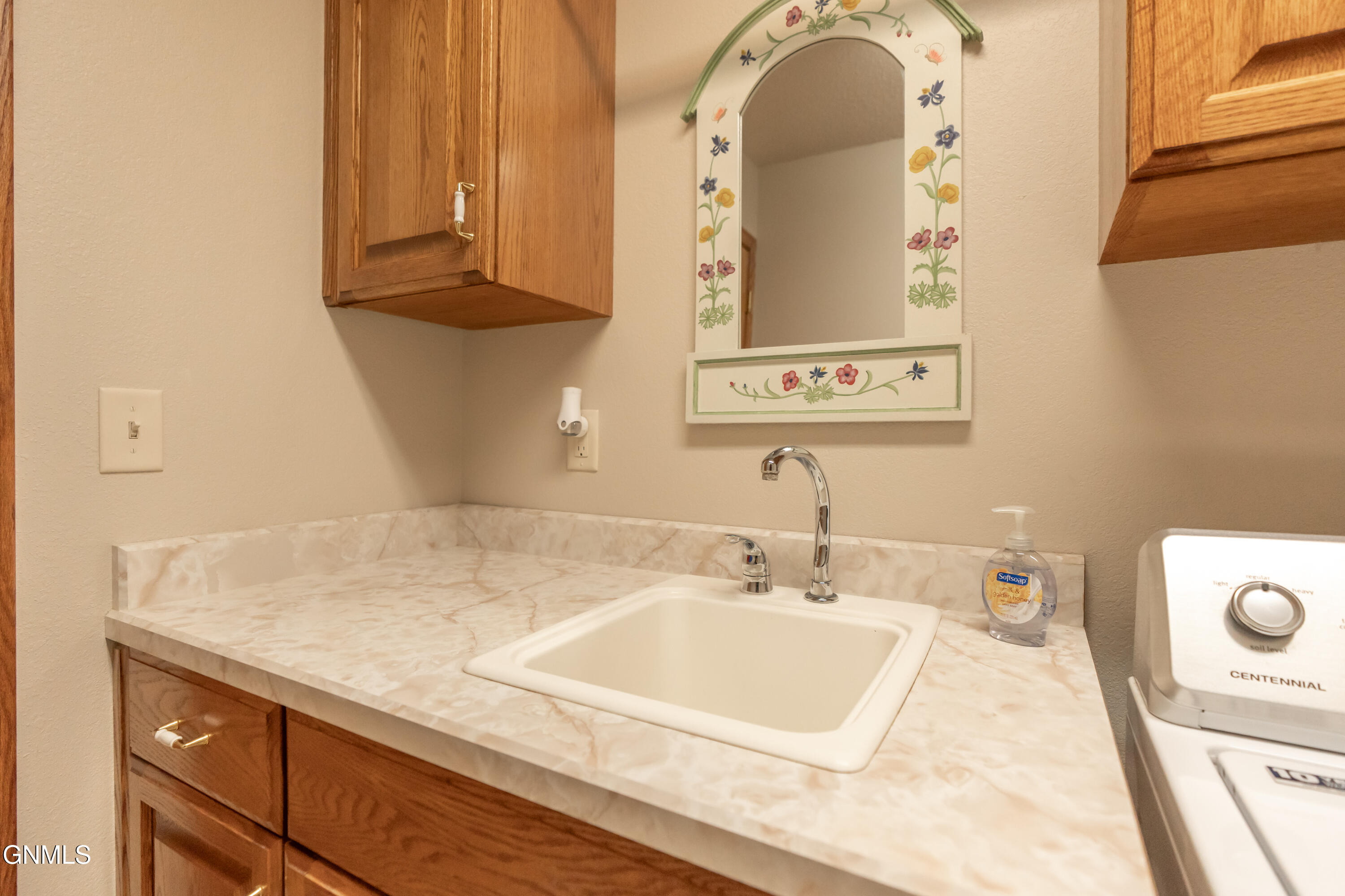 584 Cottonwood Loop