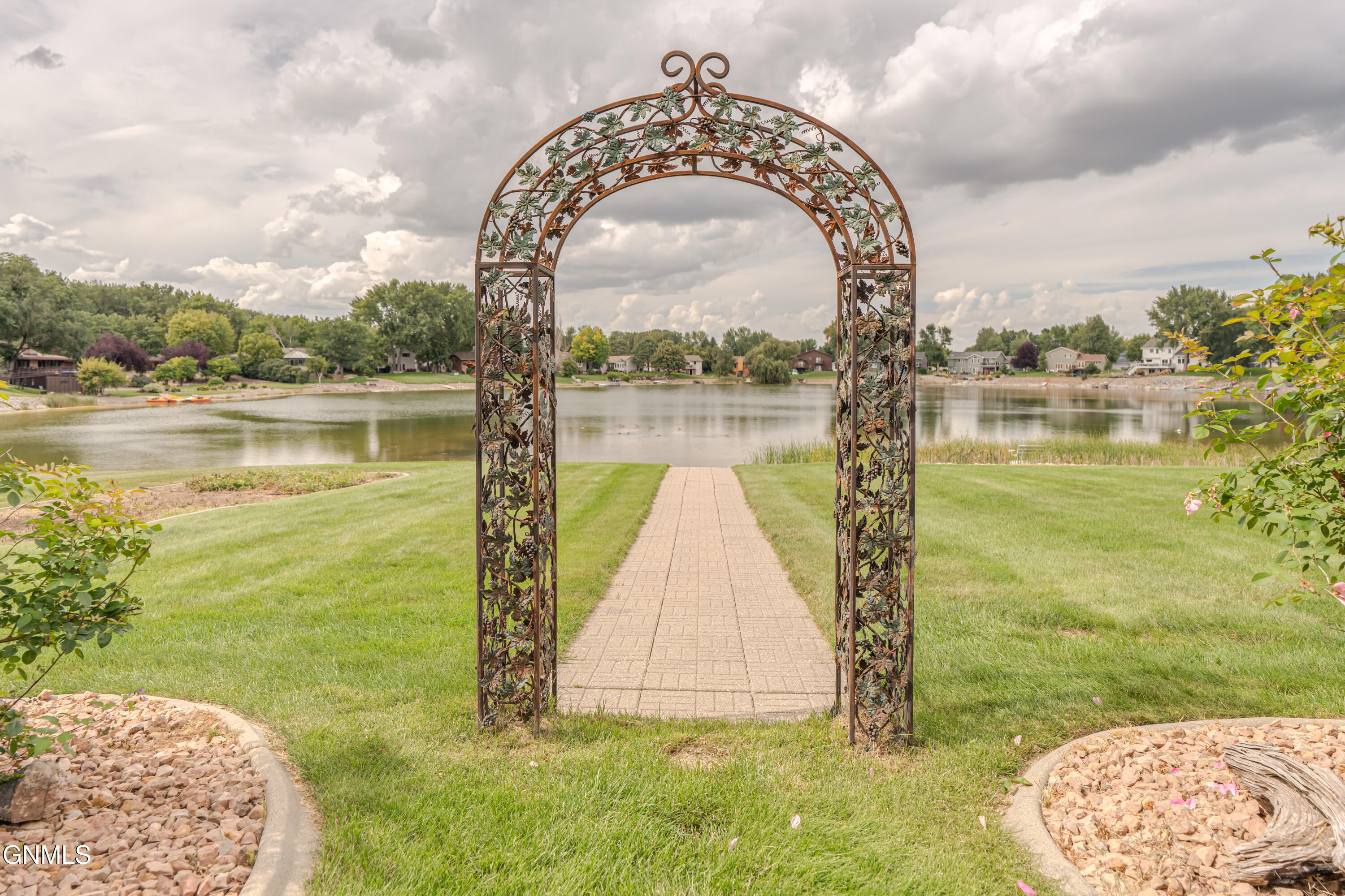 584 Cottonwood Loop