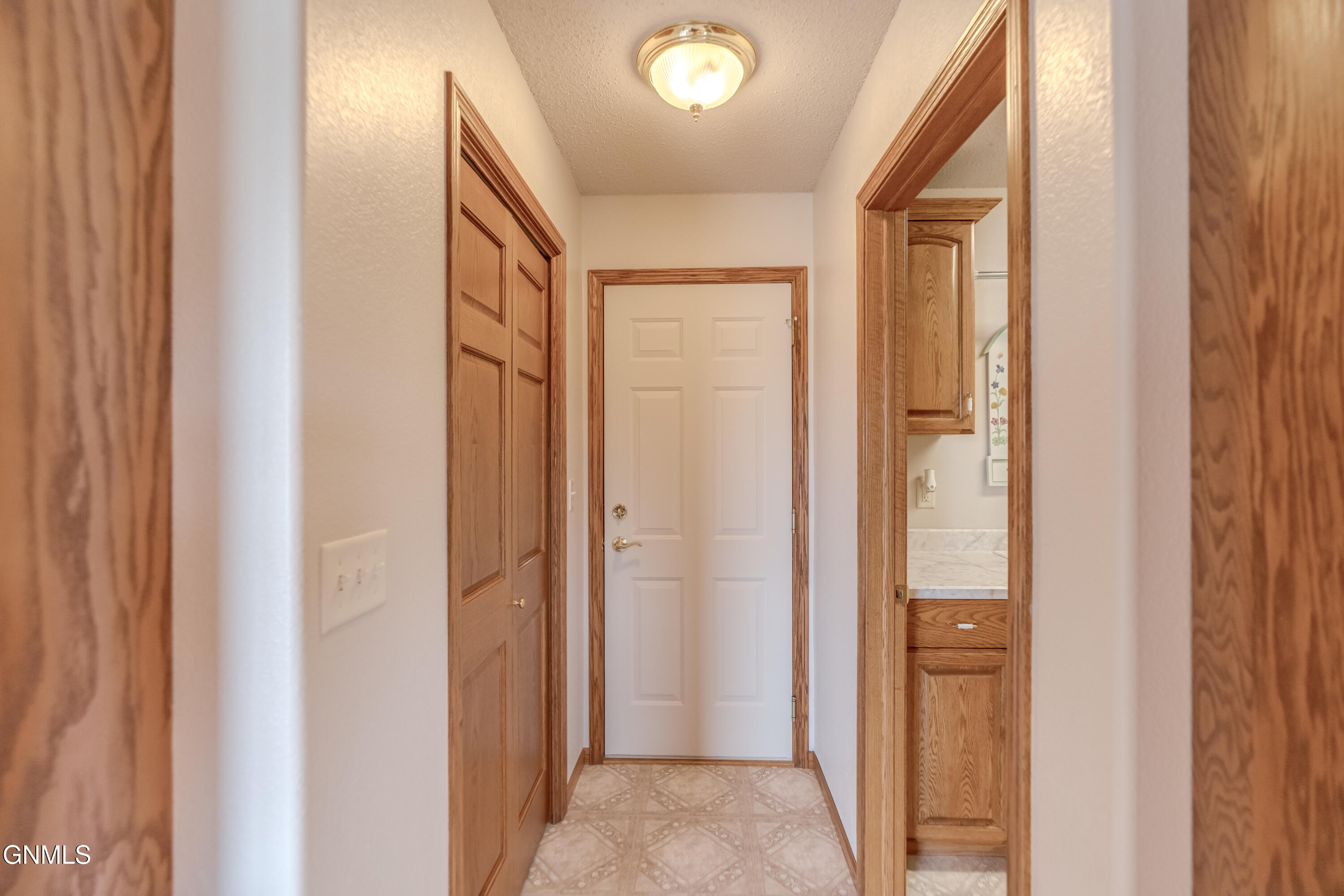 584 Cottonwood Loop