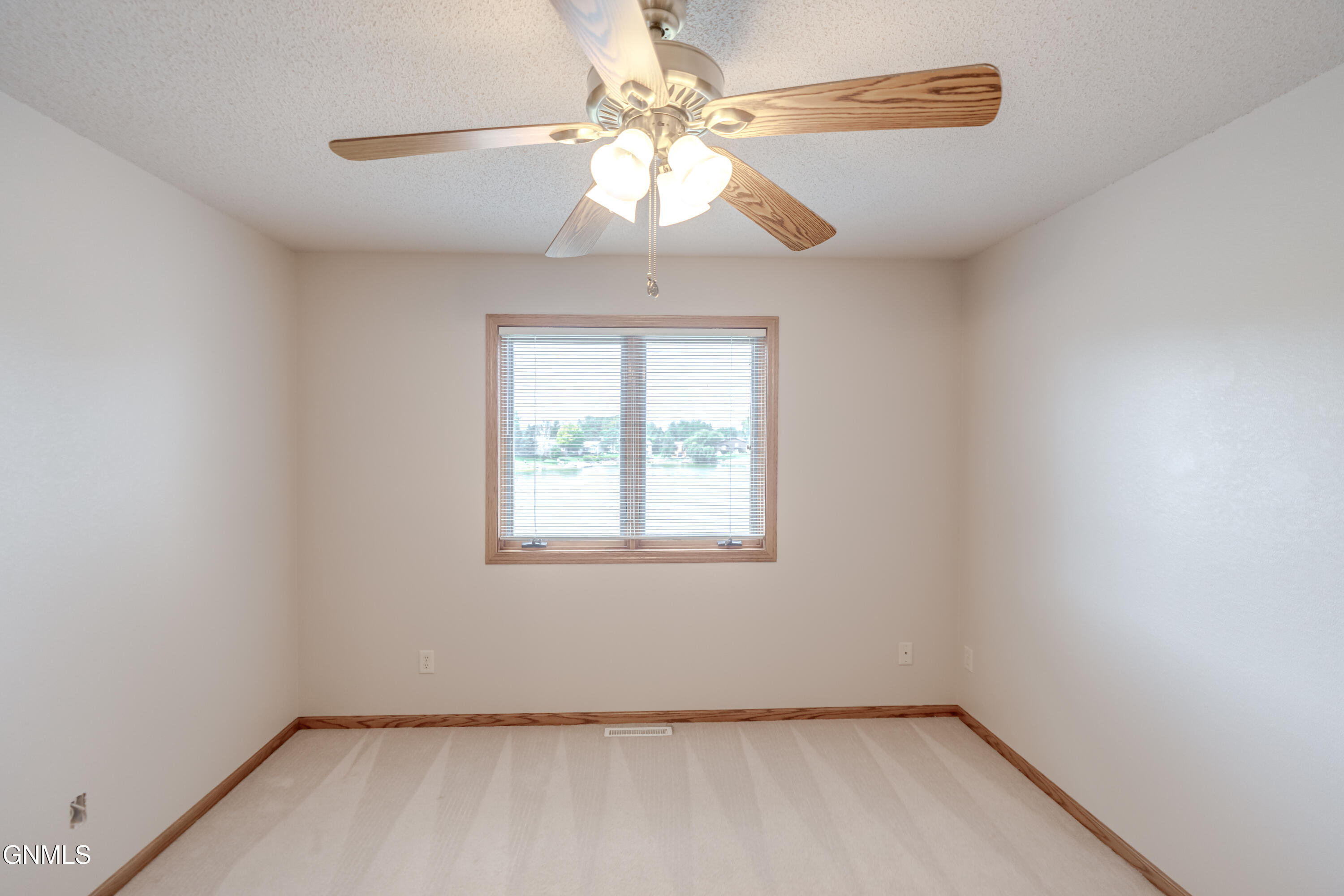 584 Cottonwood Loop