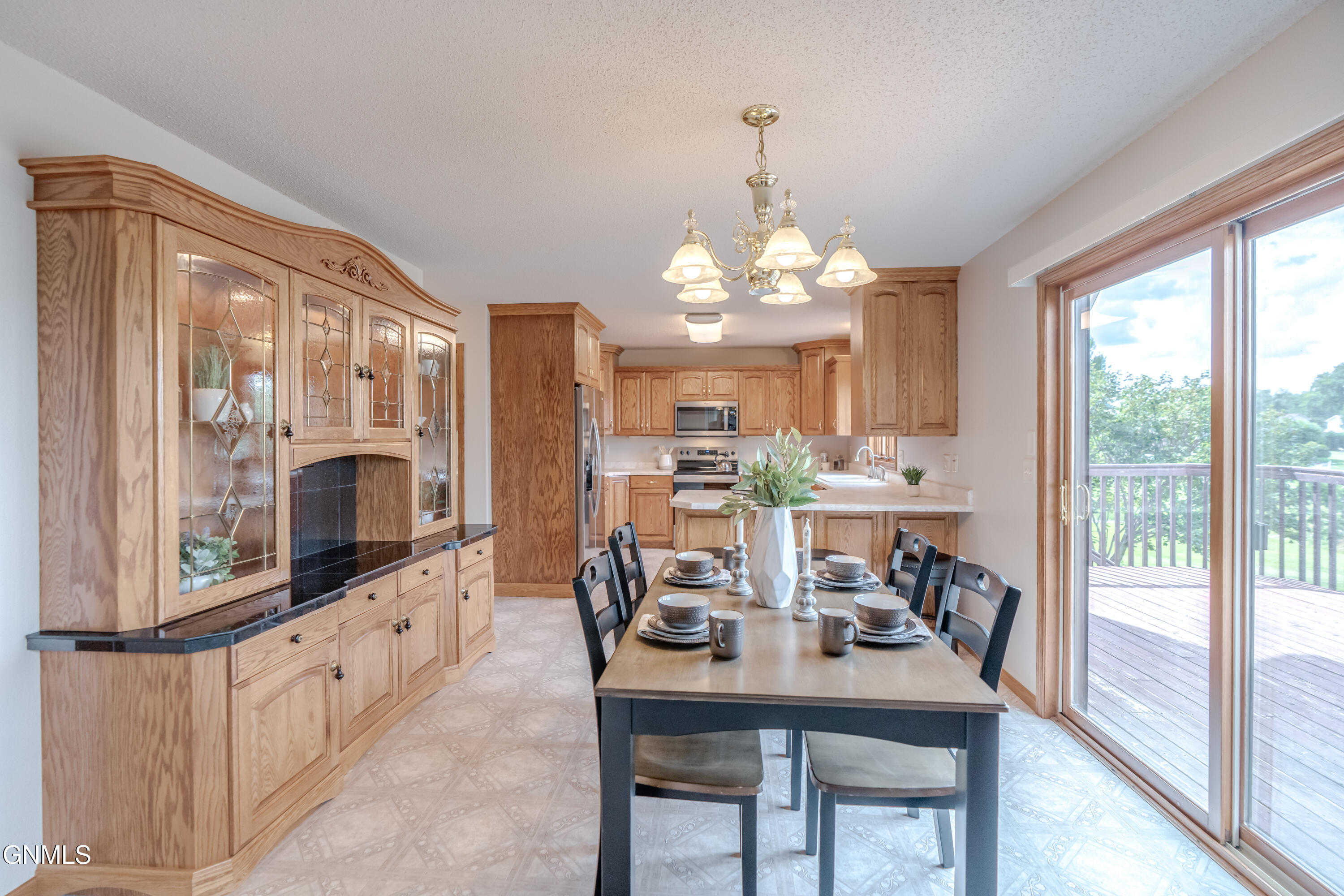 584 Cottonwood Loop
