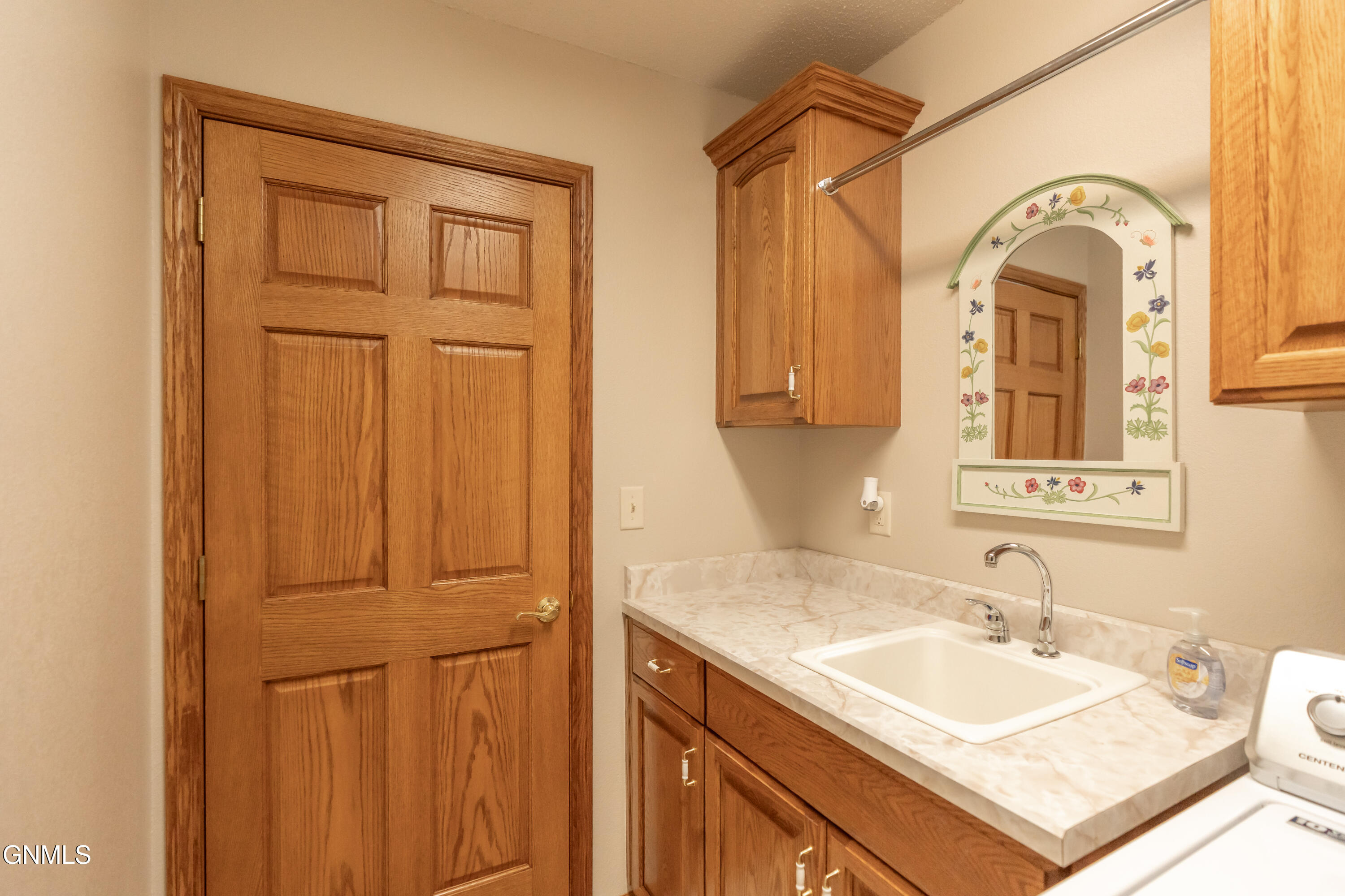 584 Cottonwood Loop