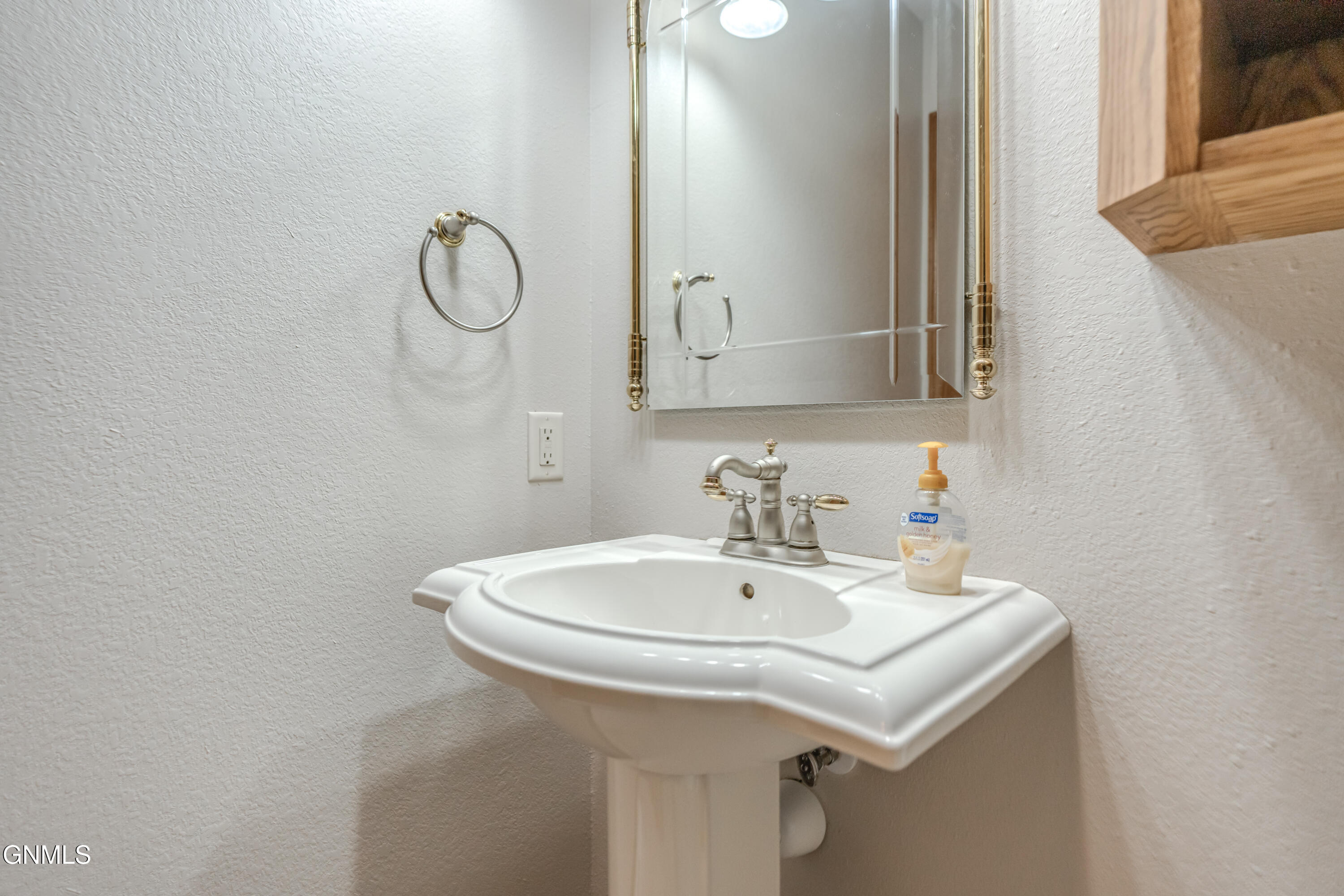 584 Cottonwood Loop