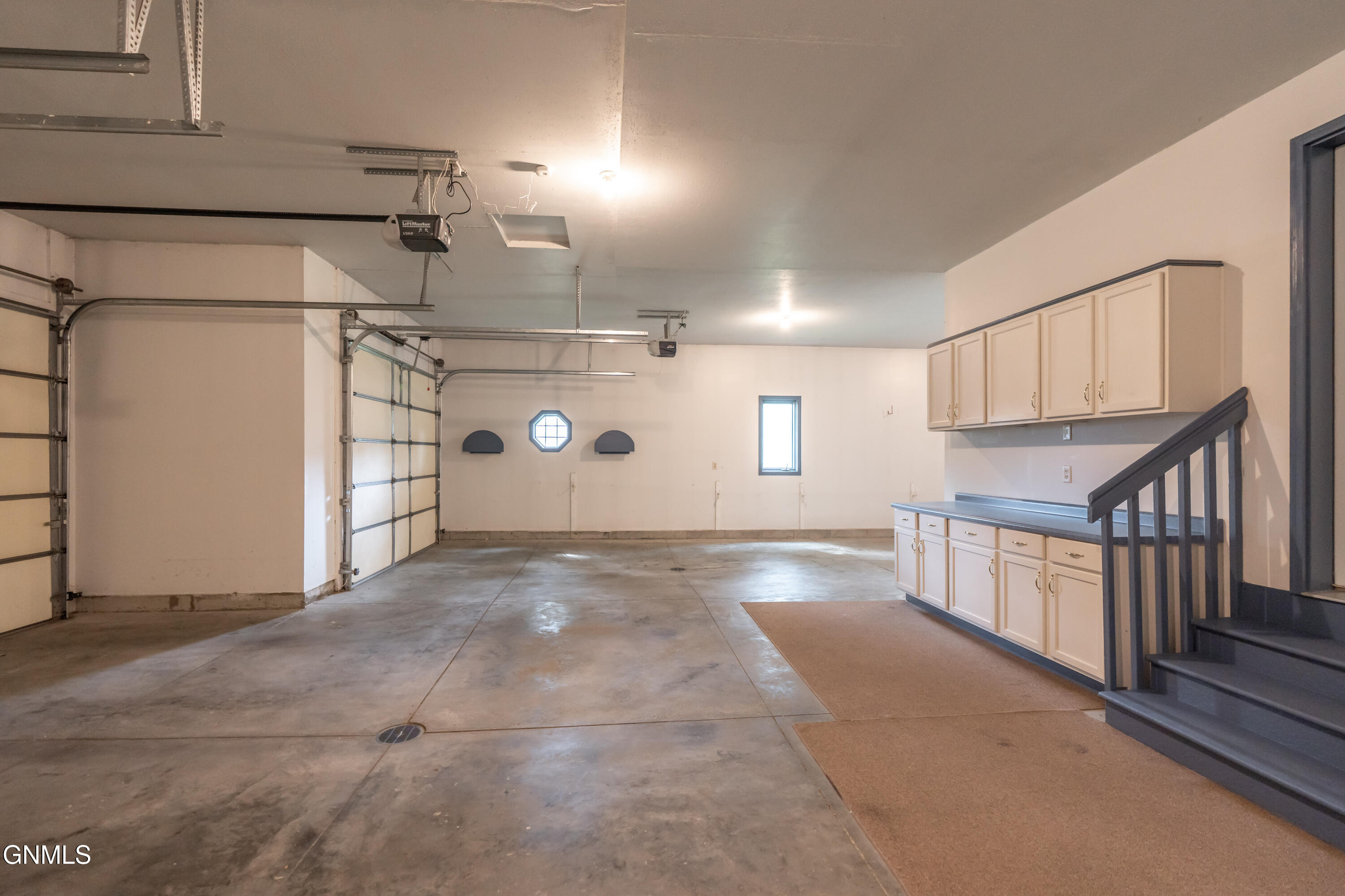 584 Cottonwood Loop