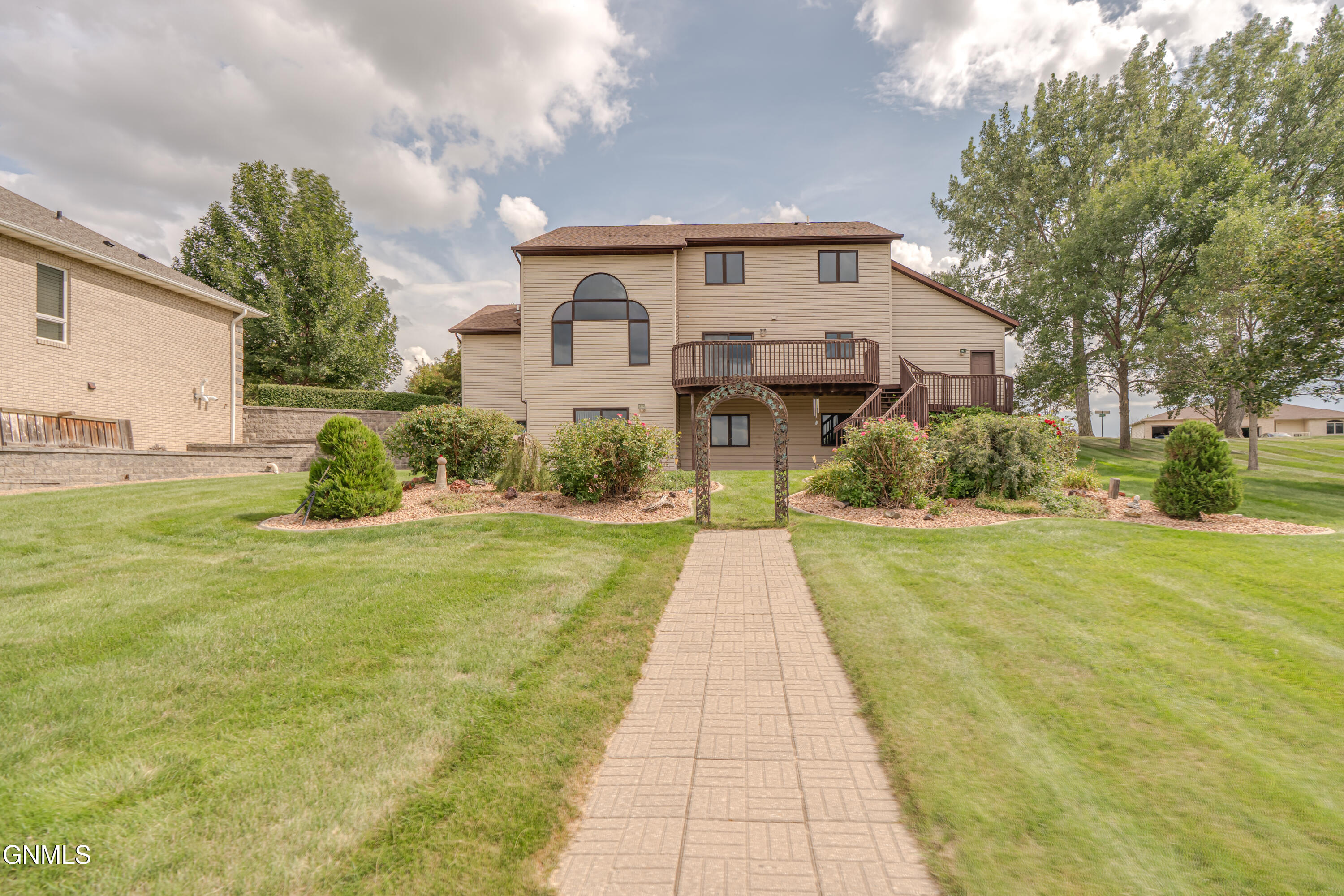 584 Cottonwood Loop